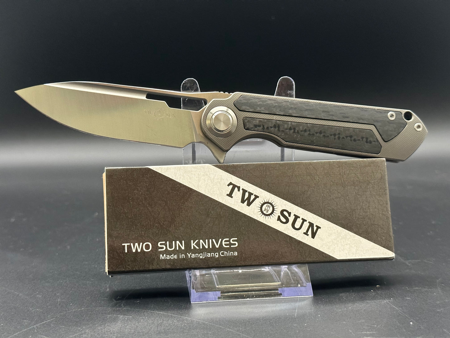 TwoSun TS226 titanium/Carbon Fiber handle w/14c28n blade