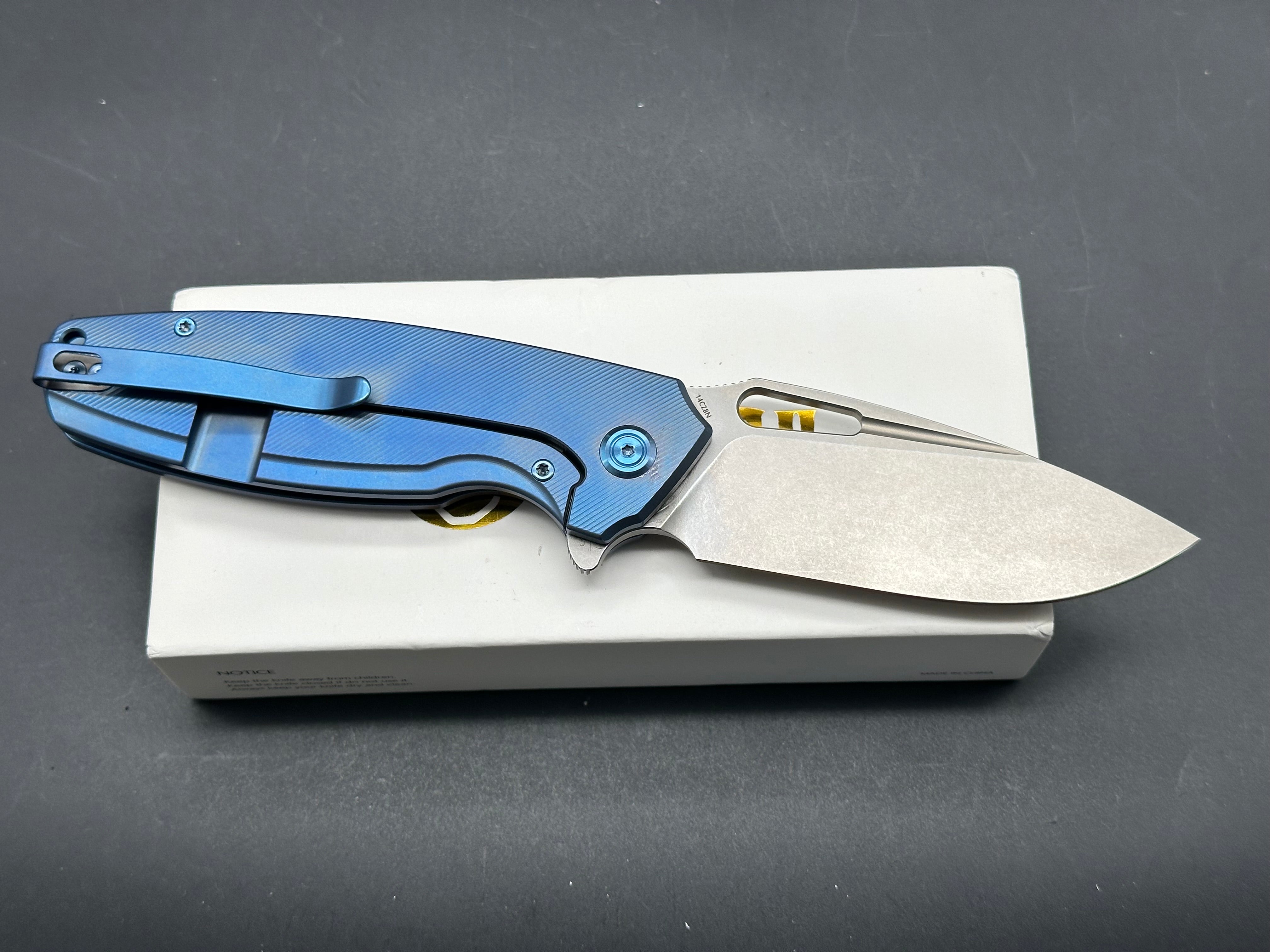 Kubey Titus blue titanium