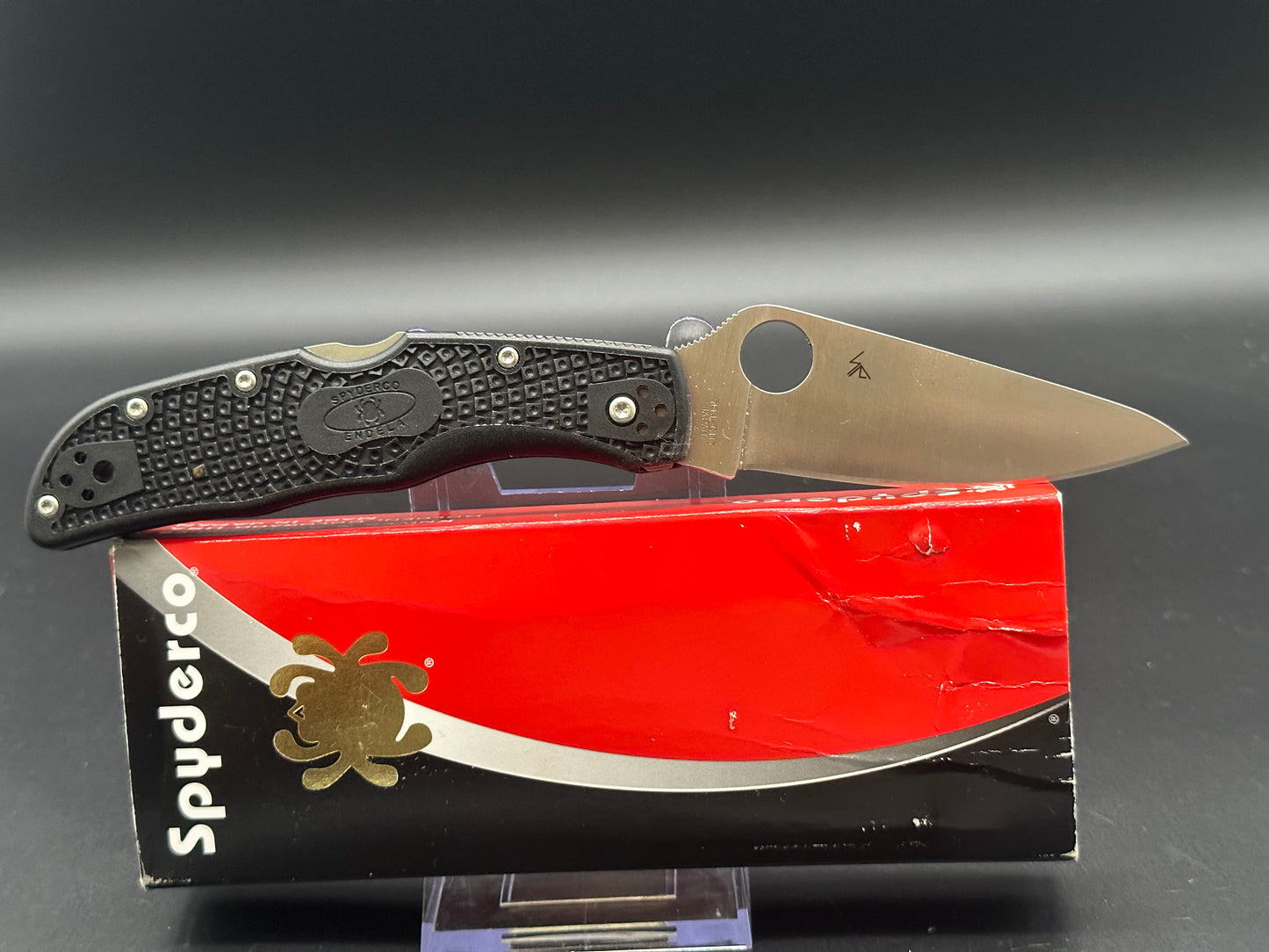 Spyderco Endela FRN scales w/VG10 blade