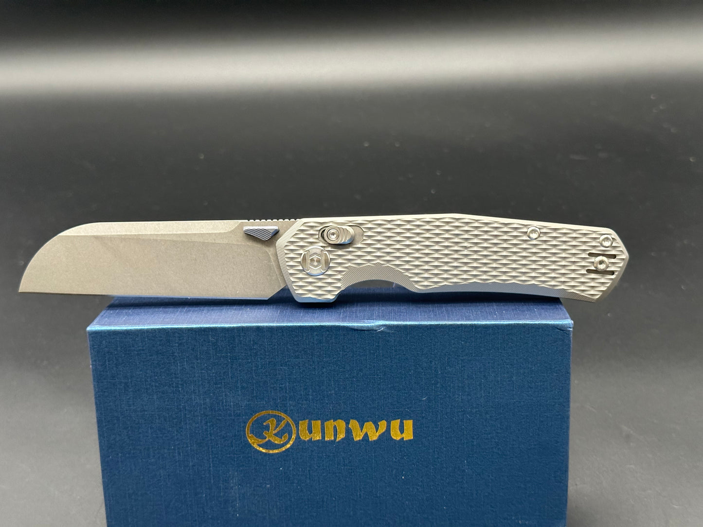 Kunwu Chad diamond titanium scales w/PM60 blade