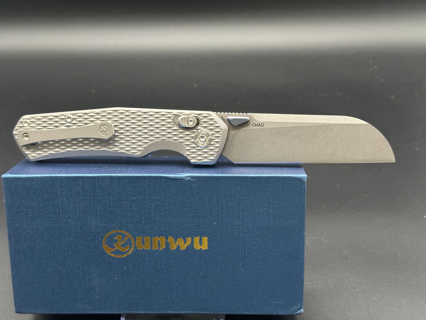 Kunwu Chad diamond titanium scales w/PM60 blade