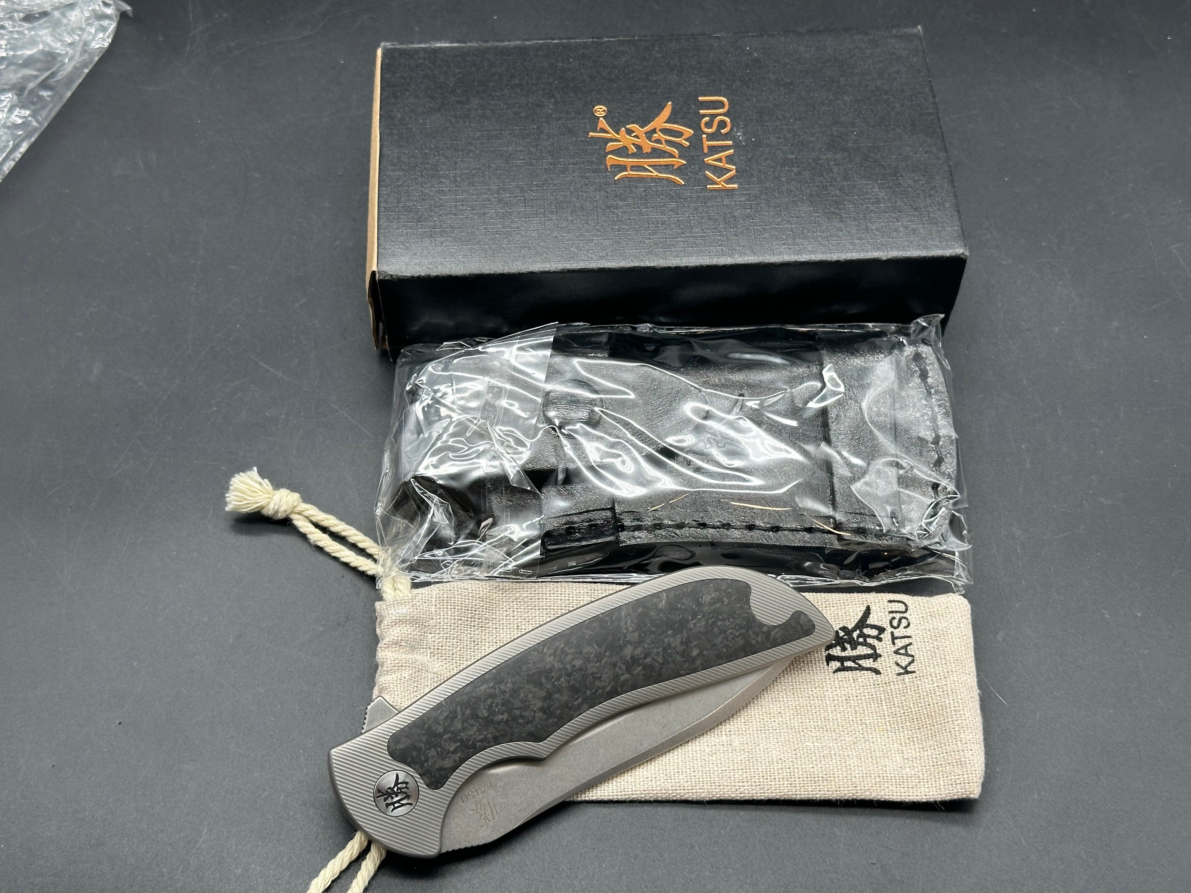 KATSU TK01, CPM S35VN Blade, Titanium & Carbon Fiber Handle, Leather Sheath