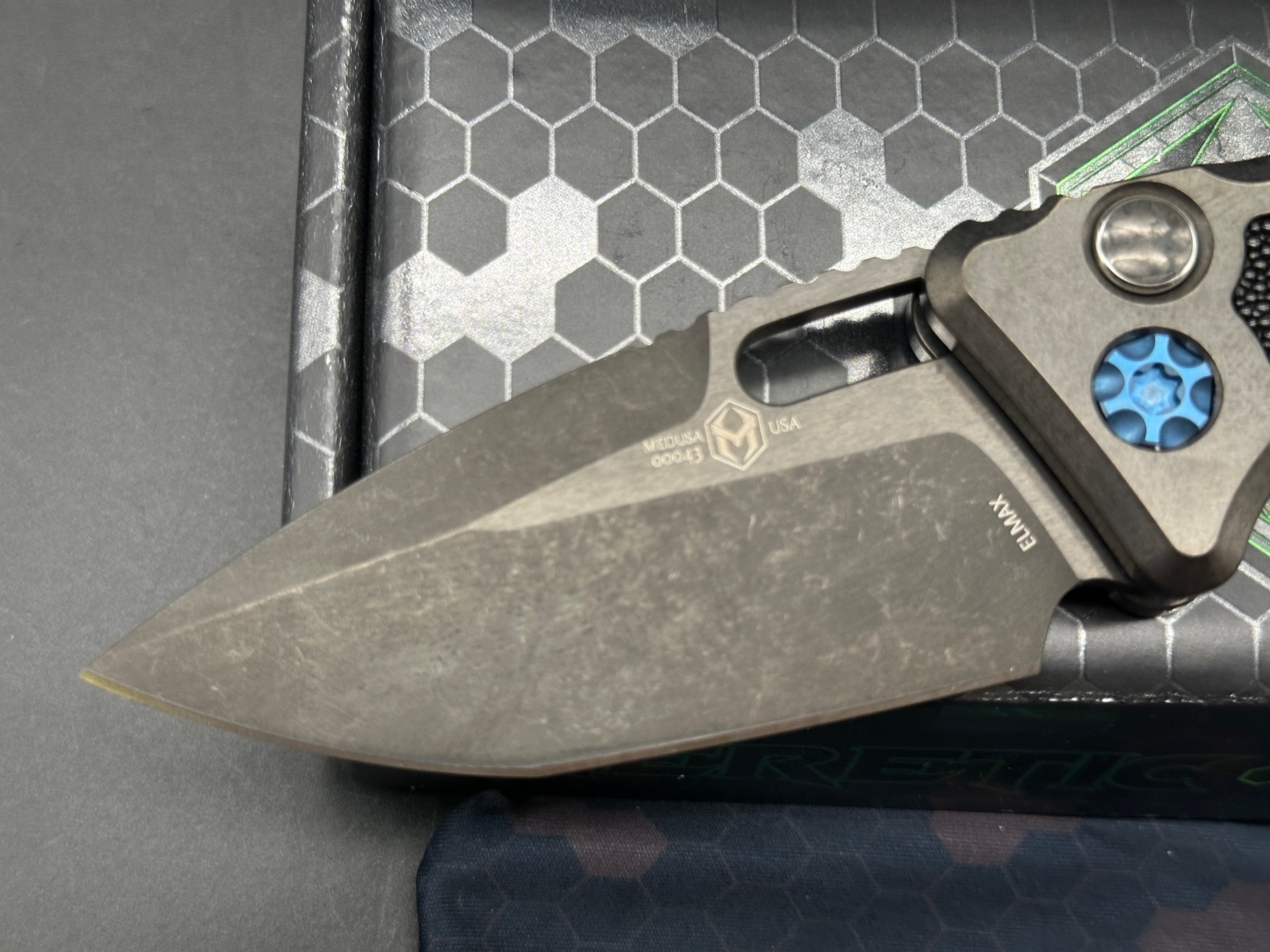 HERETIC KNIVES MEDUSA AUTO KNIFE DLC TITANIUM HANDLES WITH RAY SKIN INLAY- TANTO EDGE BATTLEWORN DLC BLADE