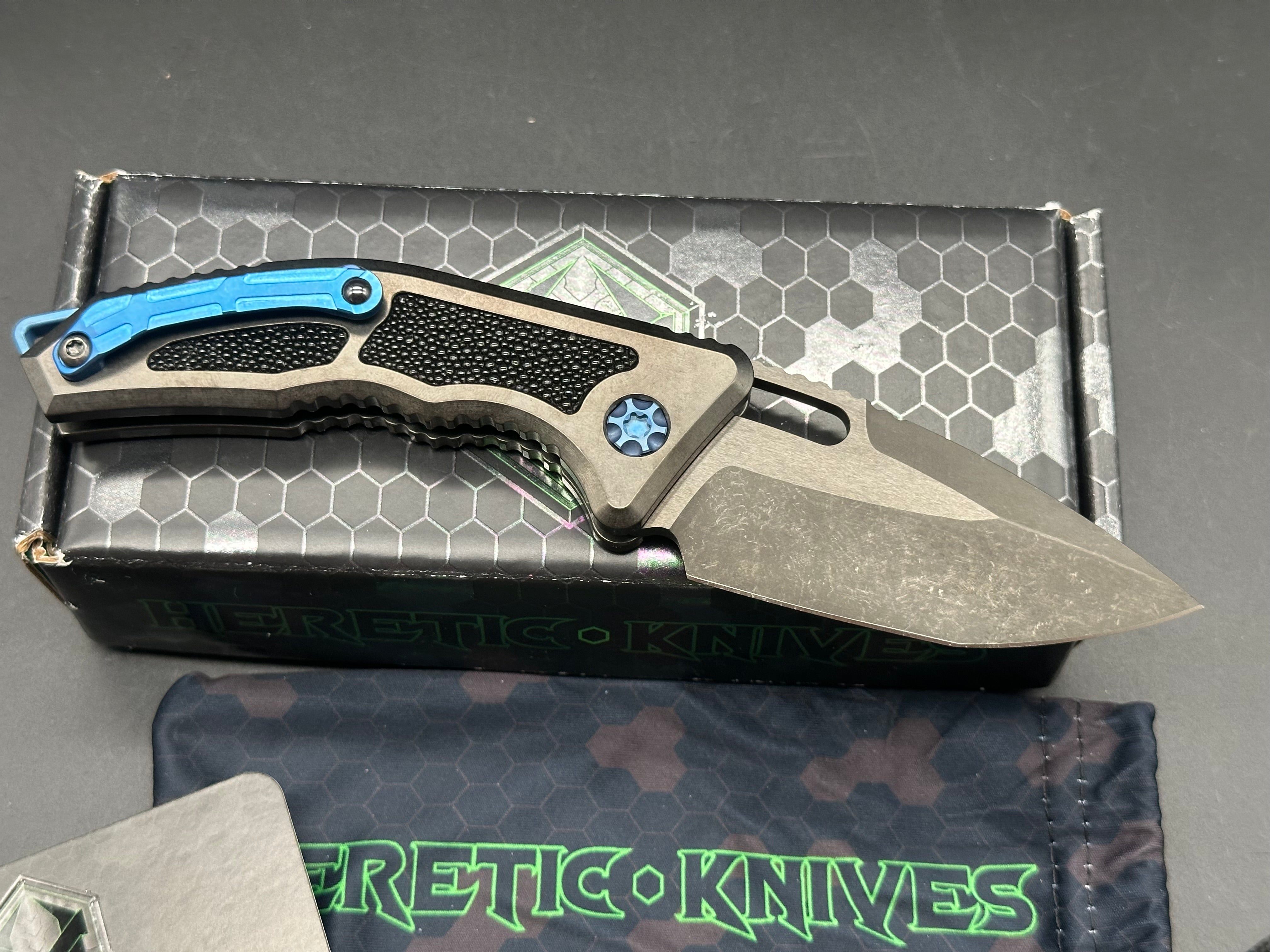 HERETIC KNIVES MEDUSA AUTO KNIFE DLC TITANIUM HANDLES WITH RAY SKIN INLAY- TANTO EDGE BATTLEWORN DLC BLADE