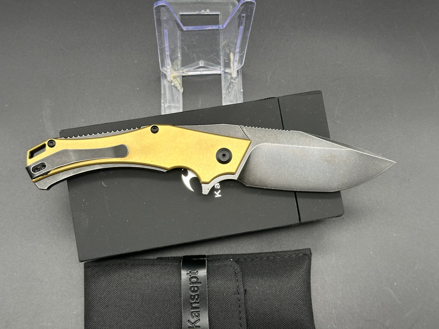 Kansept Knives Willumsen Hellx Brass (3.62" Black Stonewash D2)