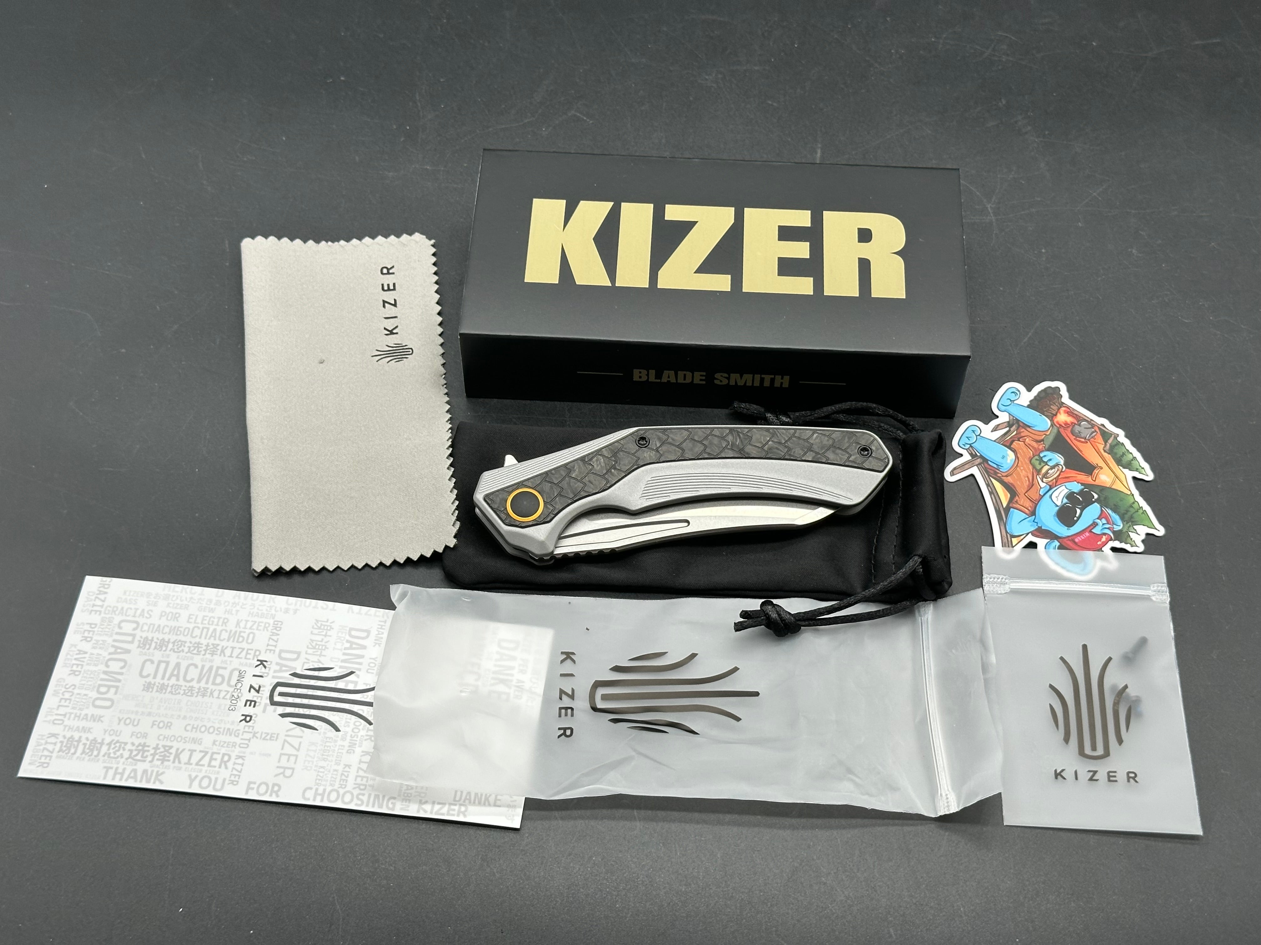 KIZER DRACA FOLDING KNIFE ALUMINUM/CARBON FIBER HANDLE S45VN SHEEPSFOOT PLAIN EDGE STONEWASH