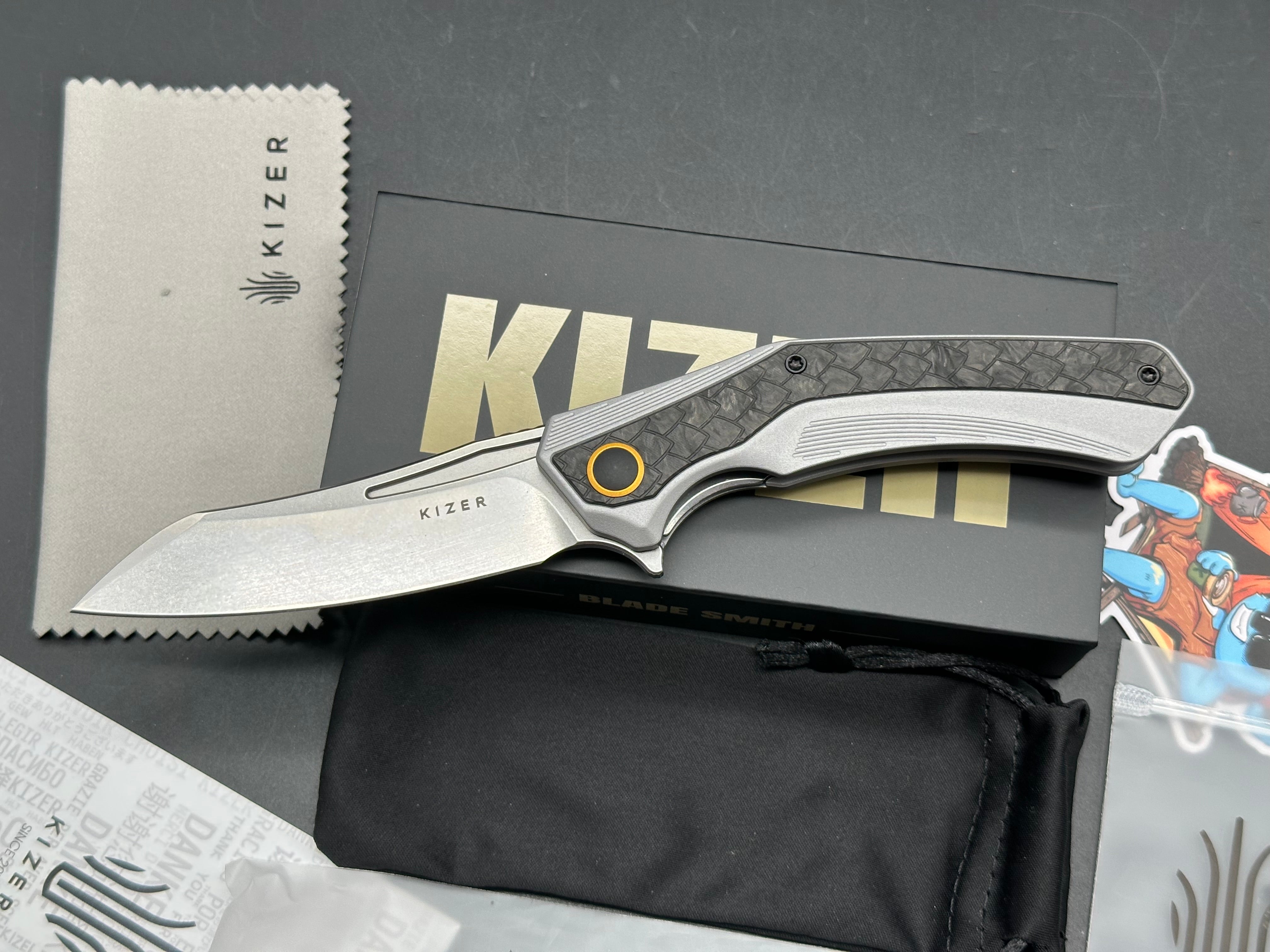KIZER DRACA FOLDING KNIFE ALUMINUM/CARBON FIBER HANDLE S45VN SHEEPSFOOT PLAIN EDGE STONEWASH