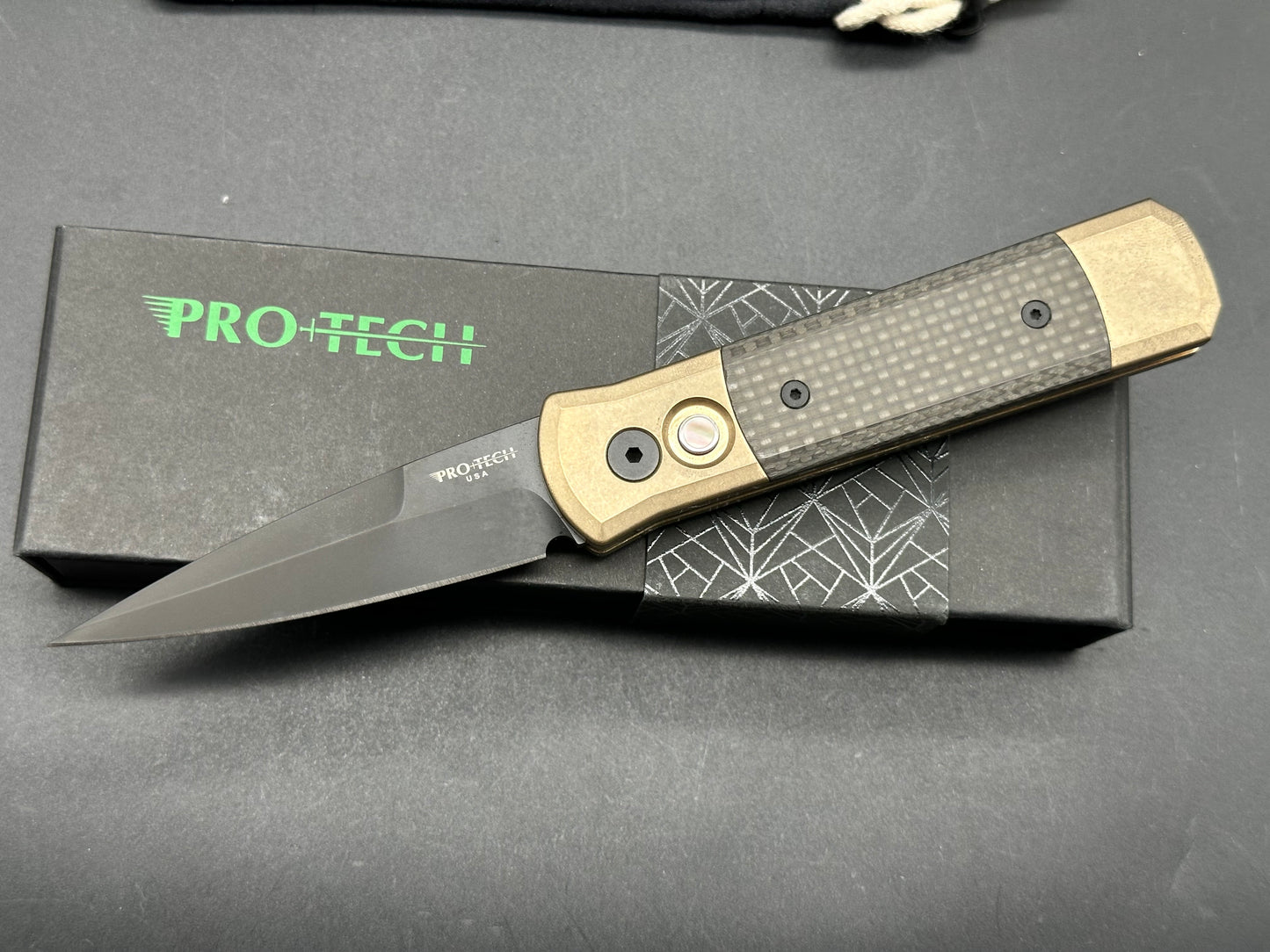 ProTech Godson Automatic Knife Bronze Aluminum/Carbon Fiber (3.15" Black)