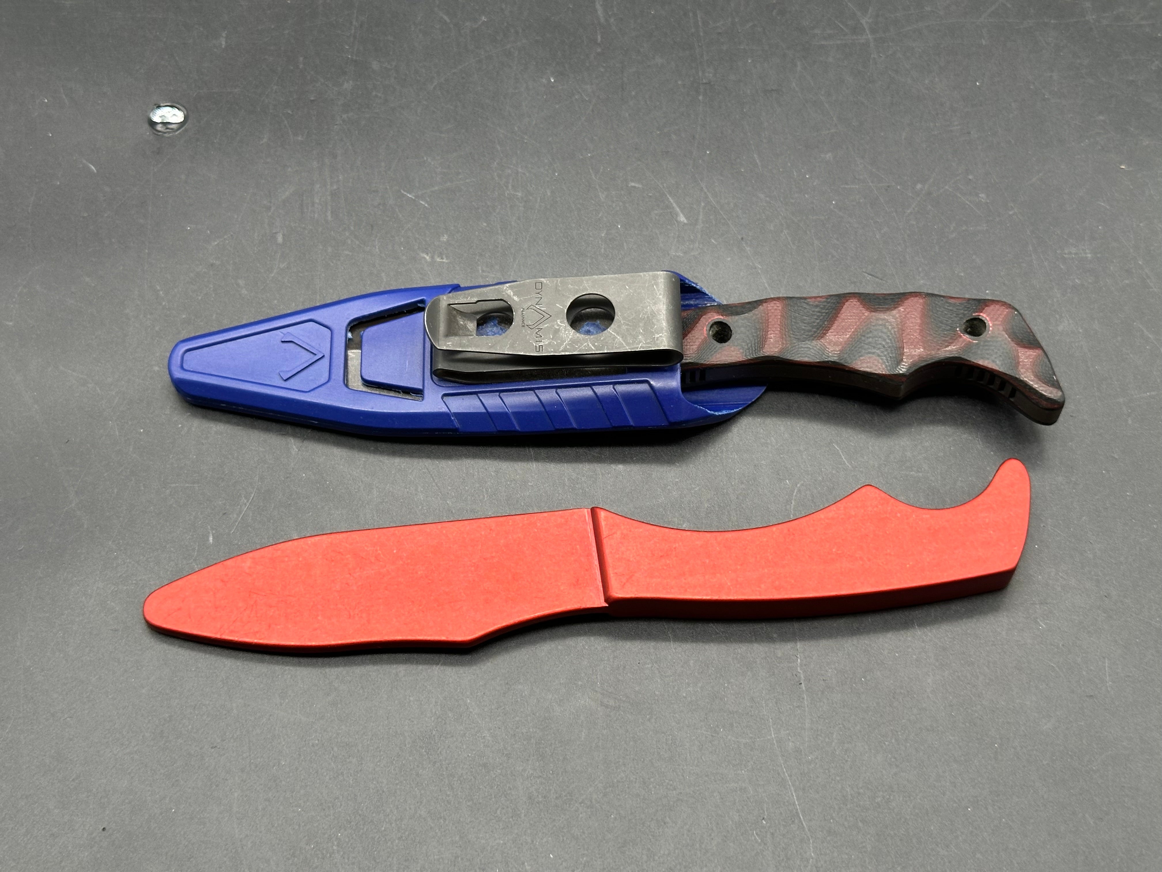 Dynamis Alliance - Razorback fixed blade W/trainer