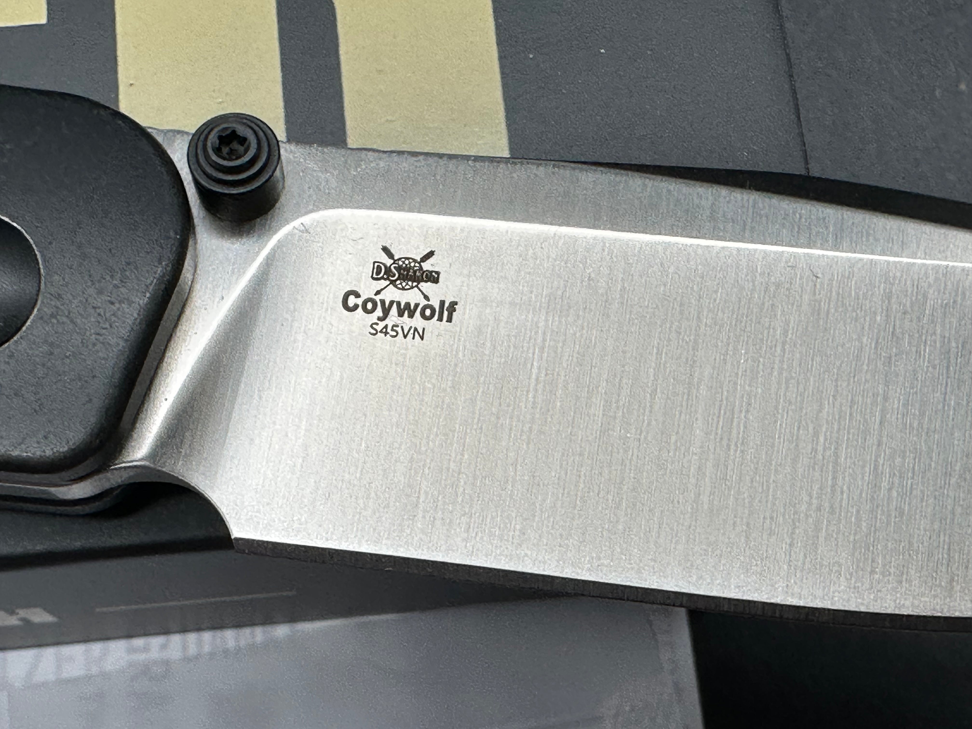 KIZER COYWOLF FOLDING KNIFE TITANIUM/RECONSTITUTED WOOD HANDLE S45VN PLAIN EDGE