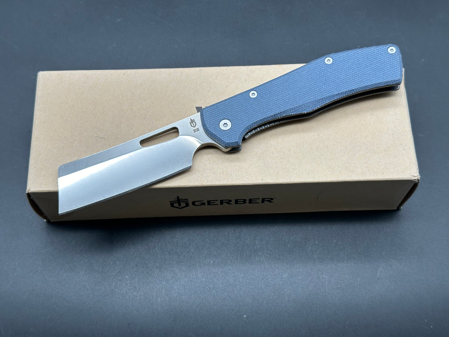 Gerber Flatiron Blue Micarta, D2