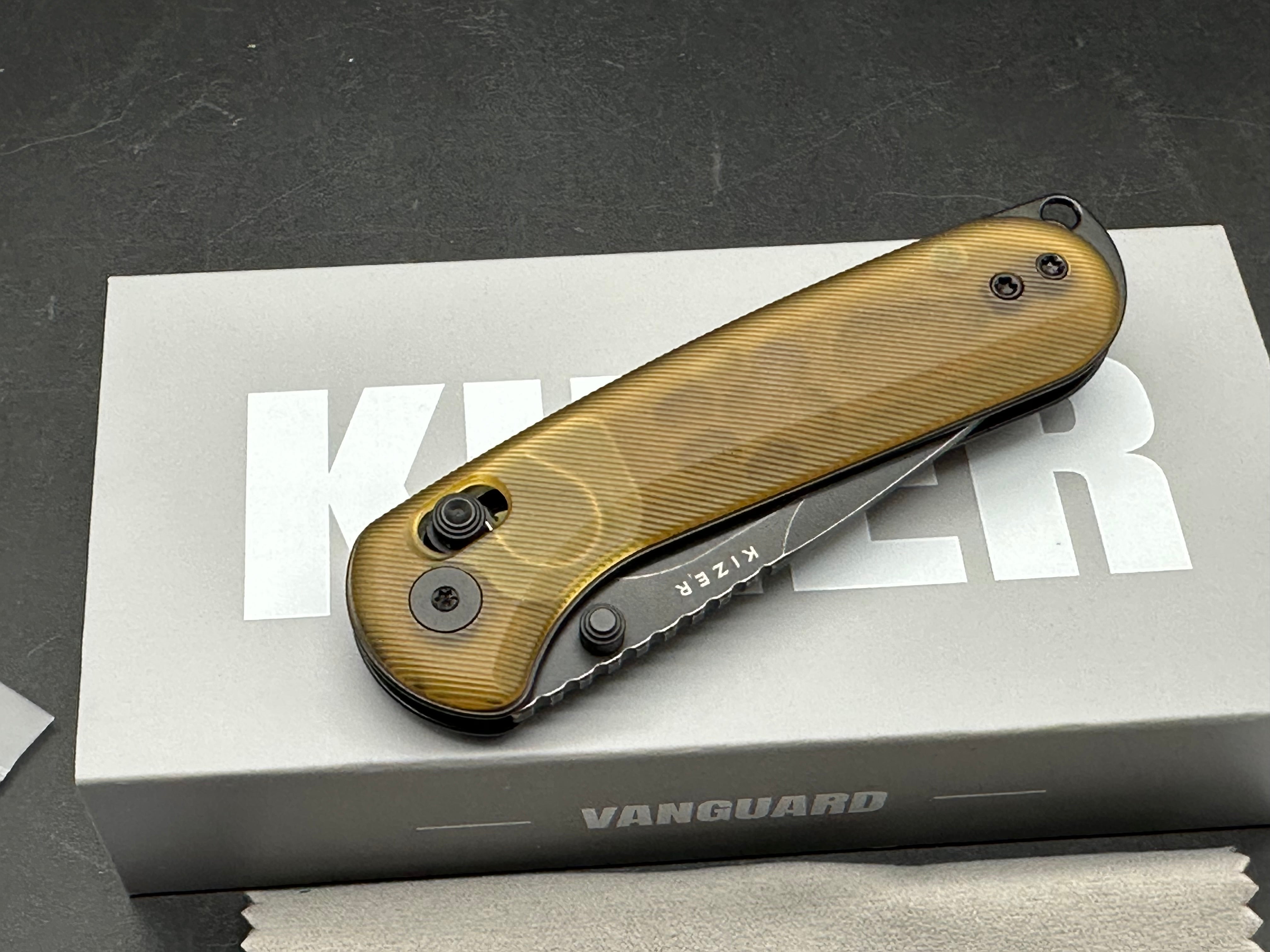 KIZER BUDDY II FOLDING KNIFE YELLOW PEI HANDLE AEB-L DROP POINT PLAIN EDGE BLACK PVD STONEWASH FINISH