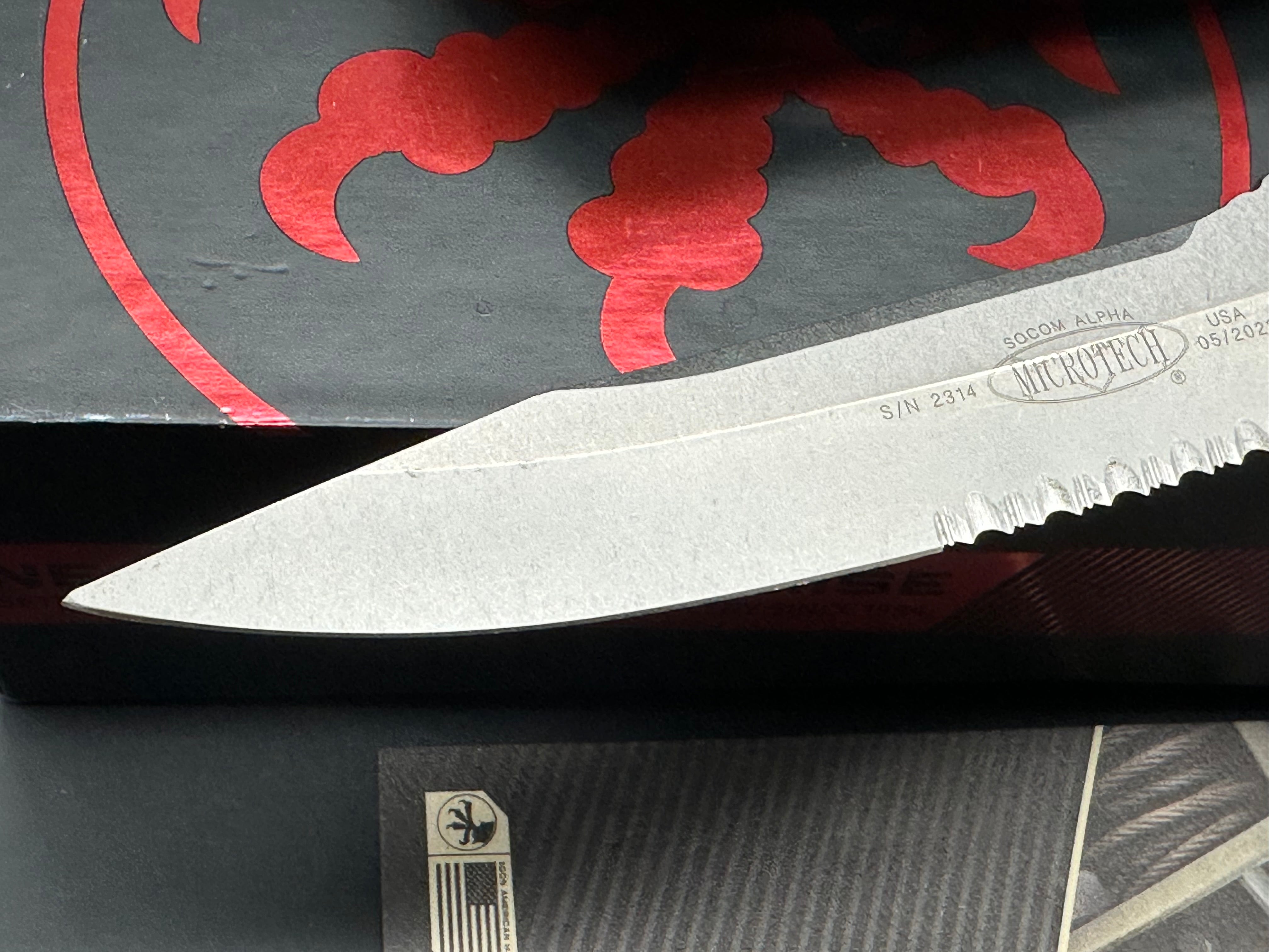 Microtech Socom Alpha Fixed Blade Knife Black G-10 (5" Serr)