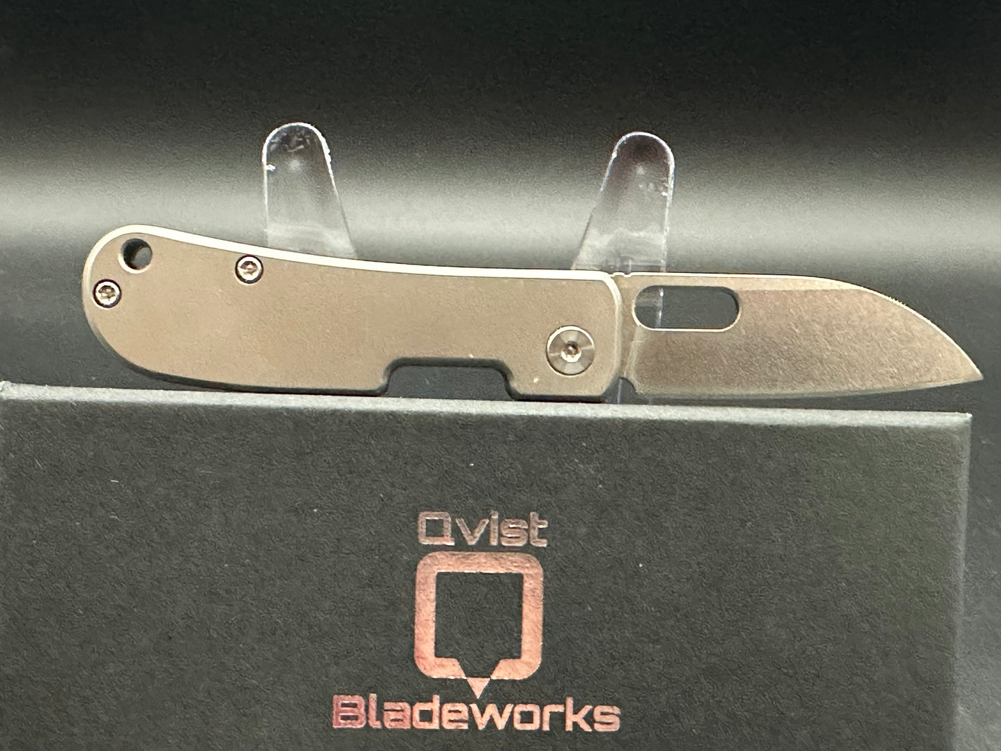 Qvist Vanish Slipjoint titanium handle w/20CV blade