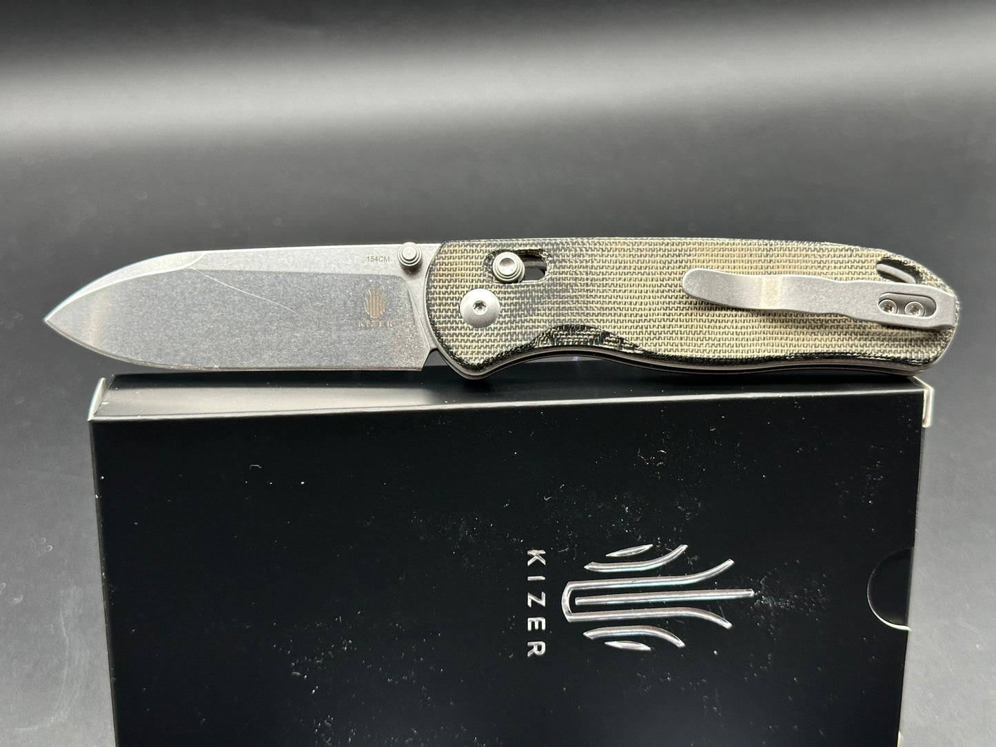 Kizer Drop Bear Clutch Lock black Micarta