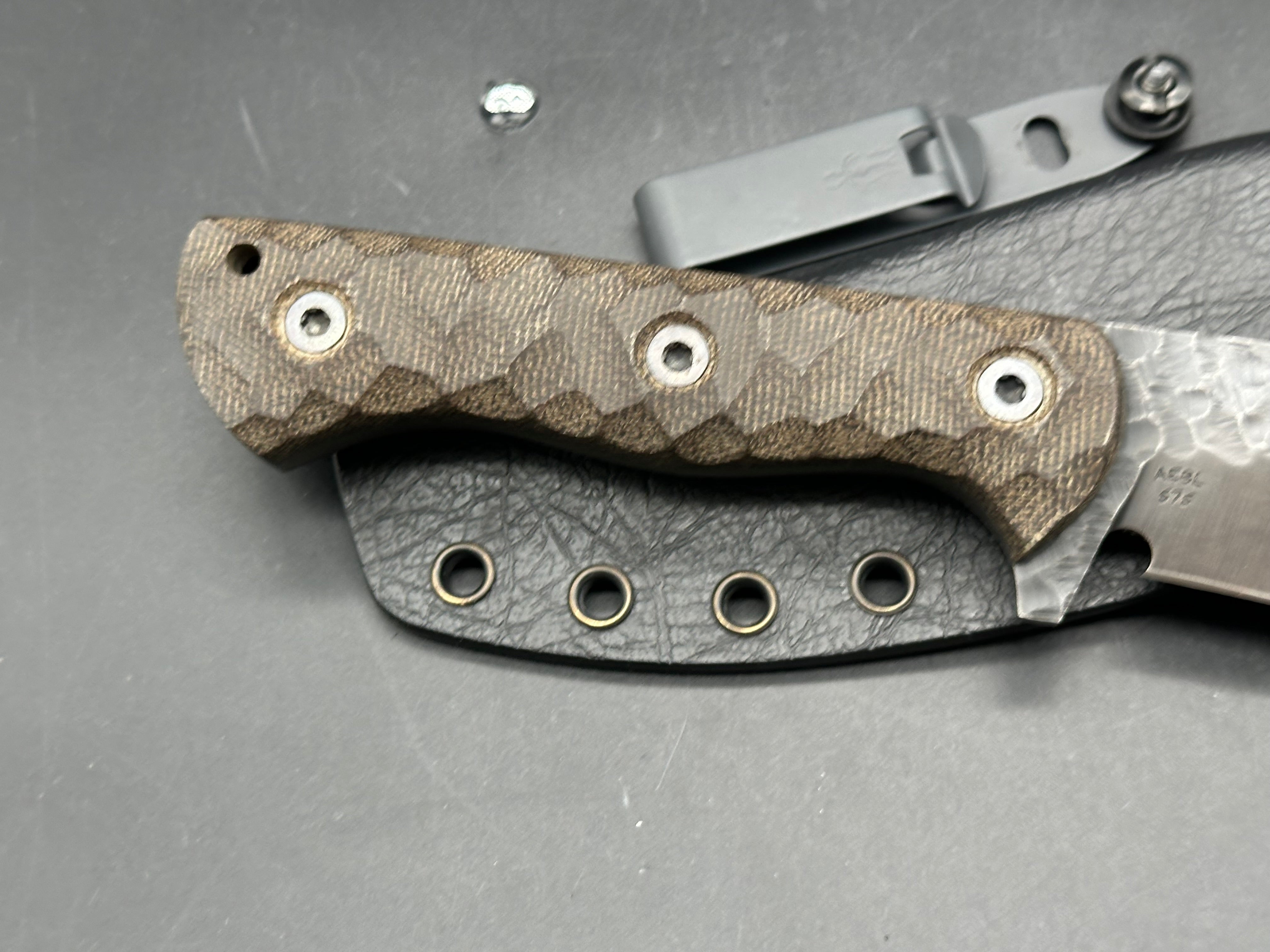 Primitive Bear Knives - PF 25 fixed blade