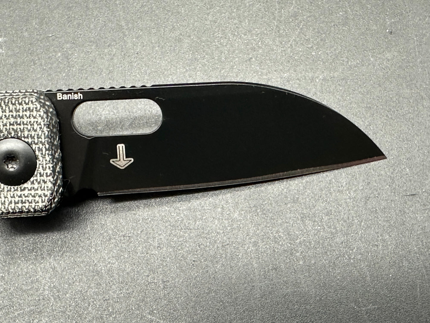 KIZER BANISH 154CM BLADE BUTTON LOCK MICARTA HANDLE