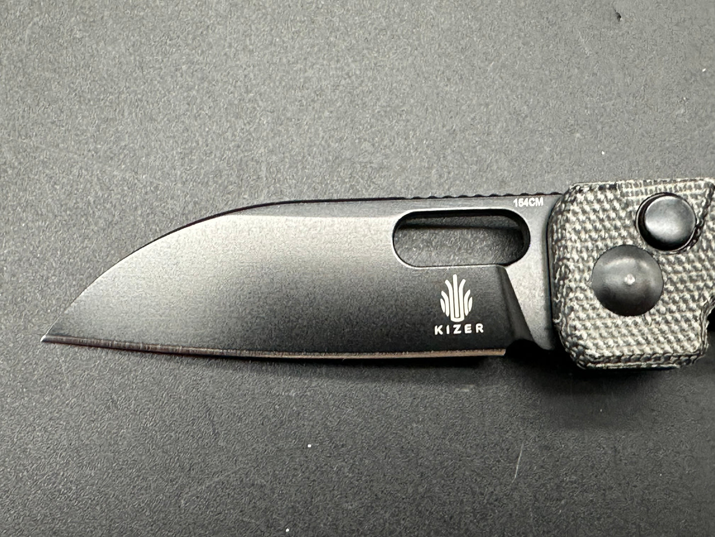 KIZER BANISH 154CM BLADE BUTTON LOCK MICARTA HANDLE