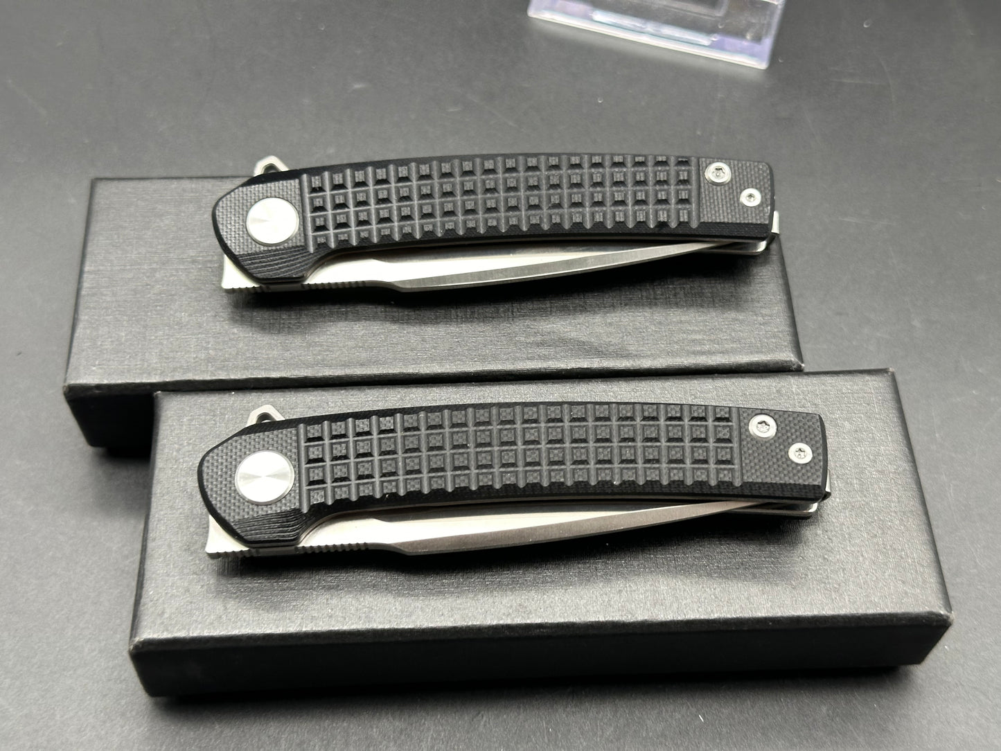 XTOUC XT01A, 3.15" D2 Satin Blade with G10 Black Frag Handle