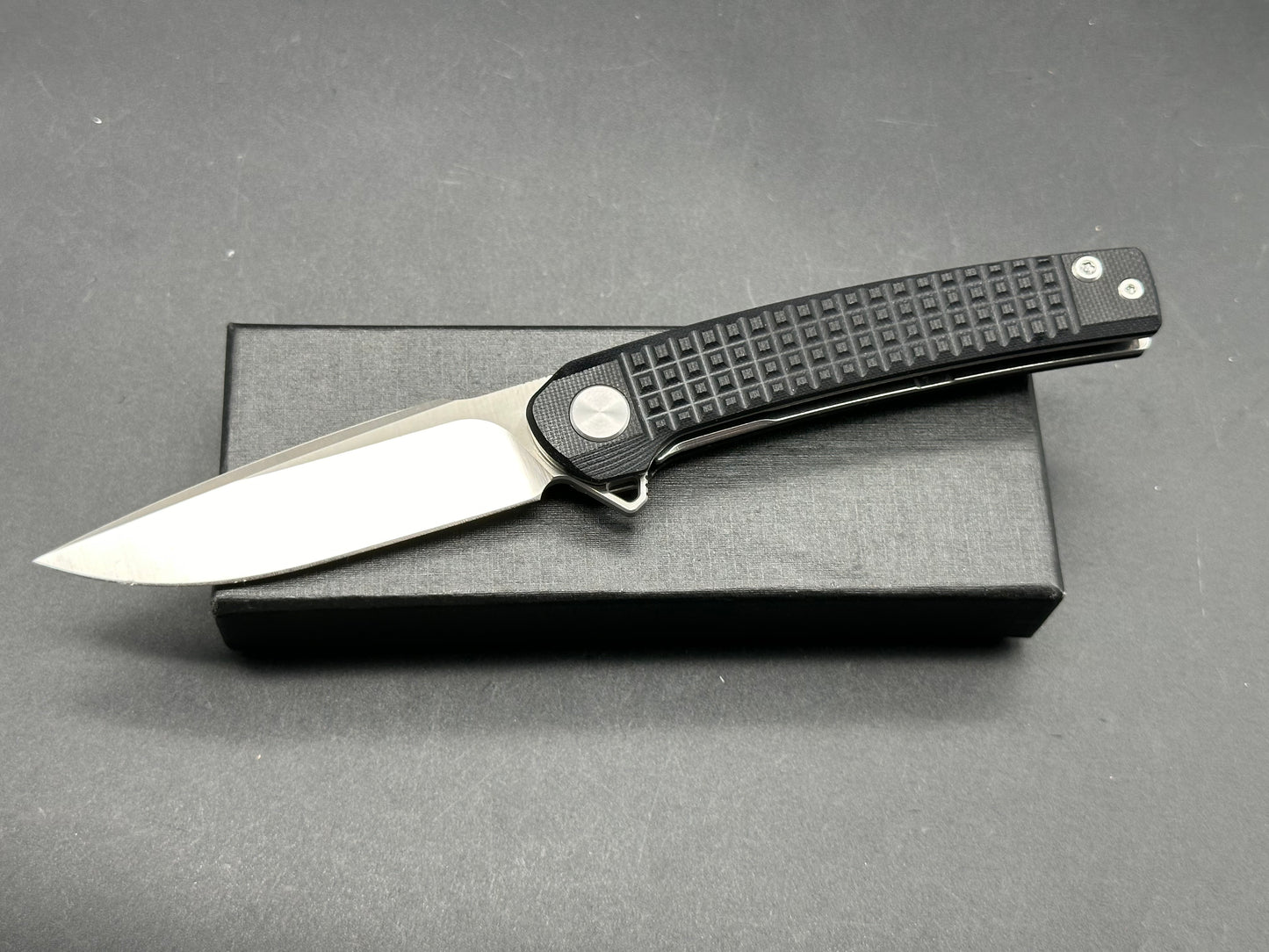 XTOUC XT01A, 3.15" D2 Satin Blade with G10 Black Frag Handle