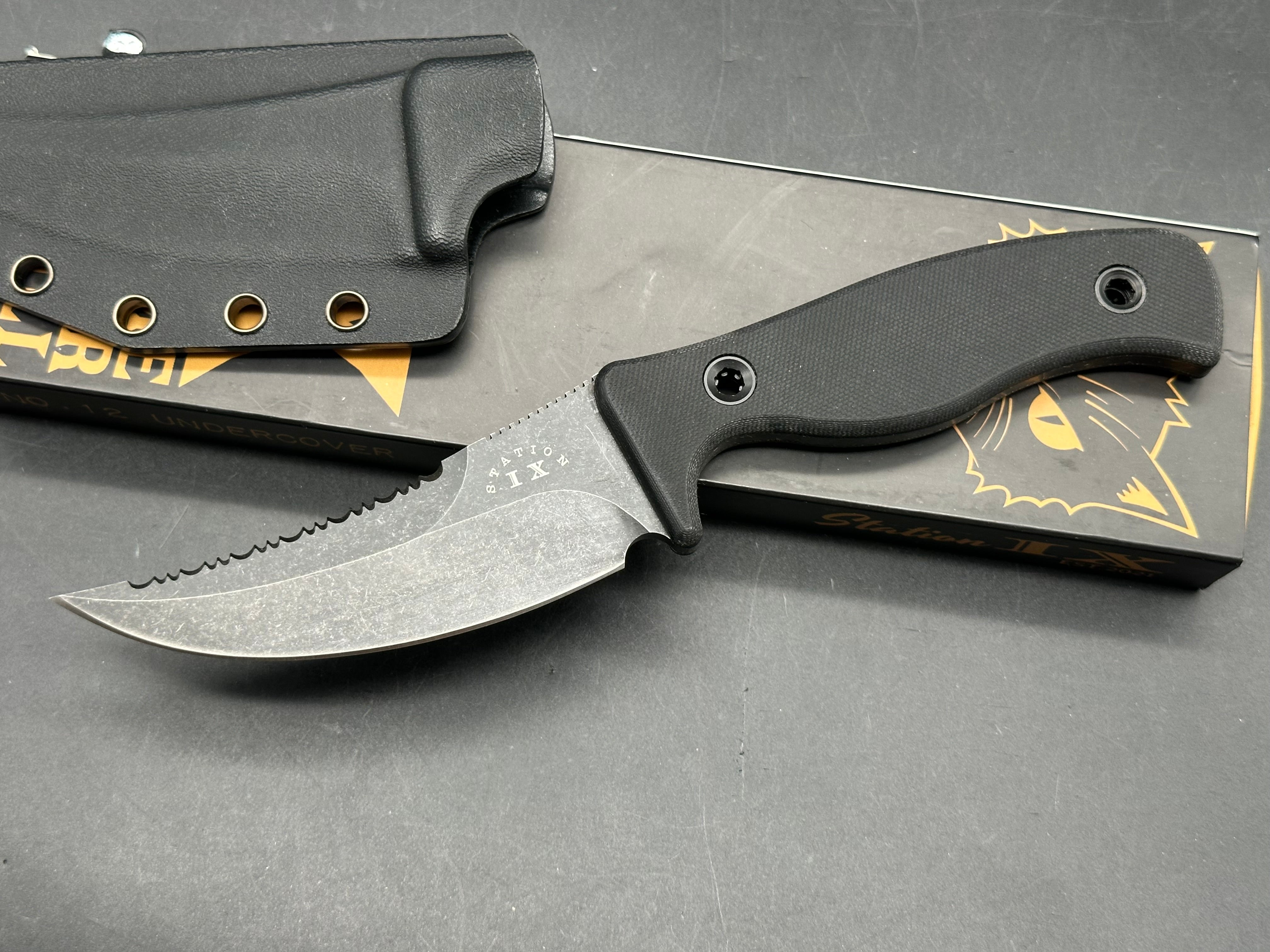 Station IX - #12 Undercover fixed blade