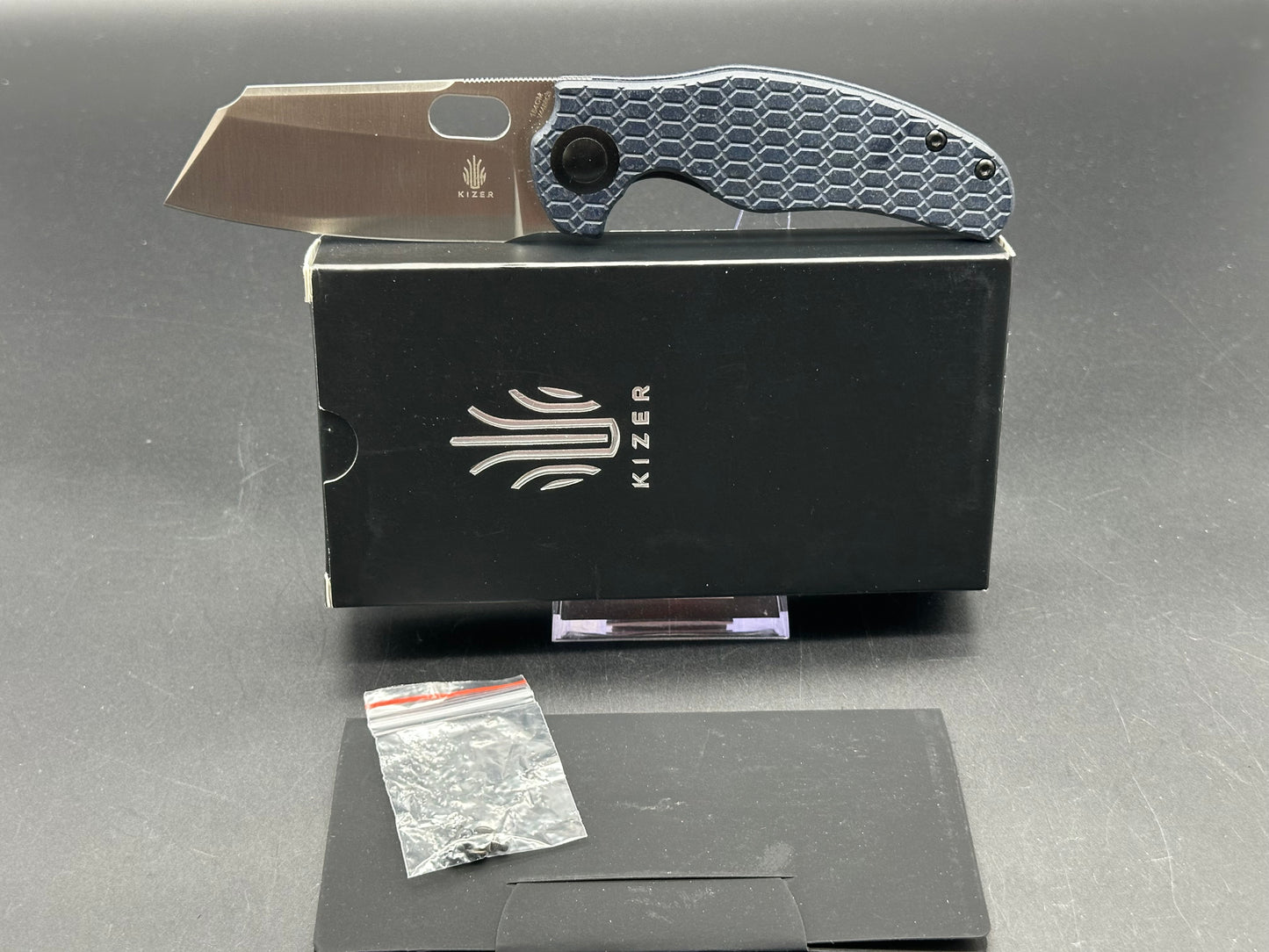 Kizer Sheepdog C01C Liner Lock Knife Blue Richlite (3.25" Satin)