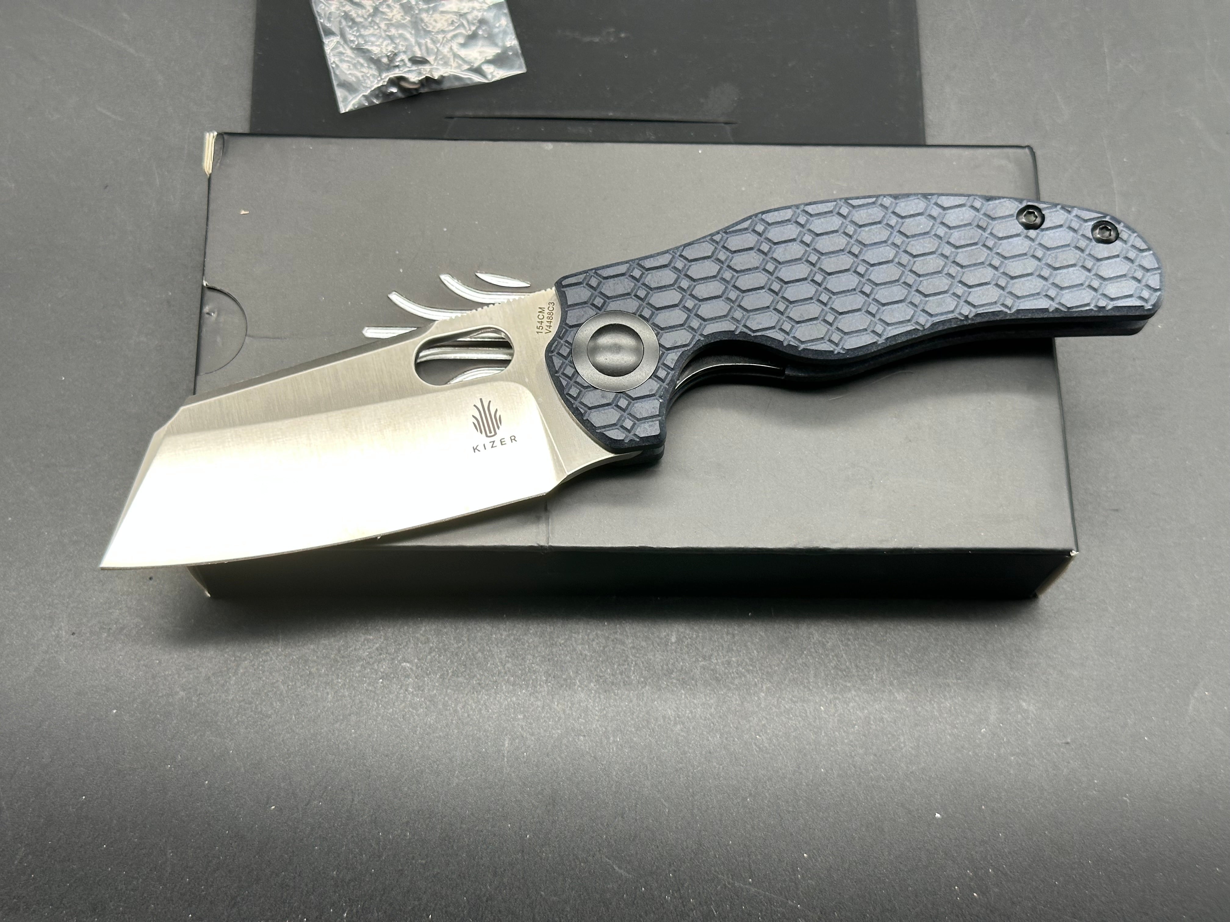 Kizer Sheepdog C01C Liner Lock Knife Blue Richlite (3.25" Satin)