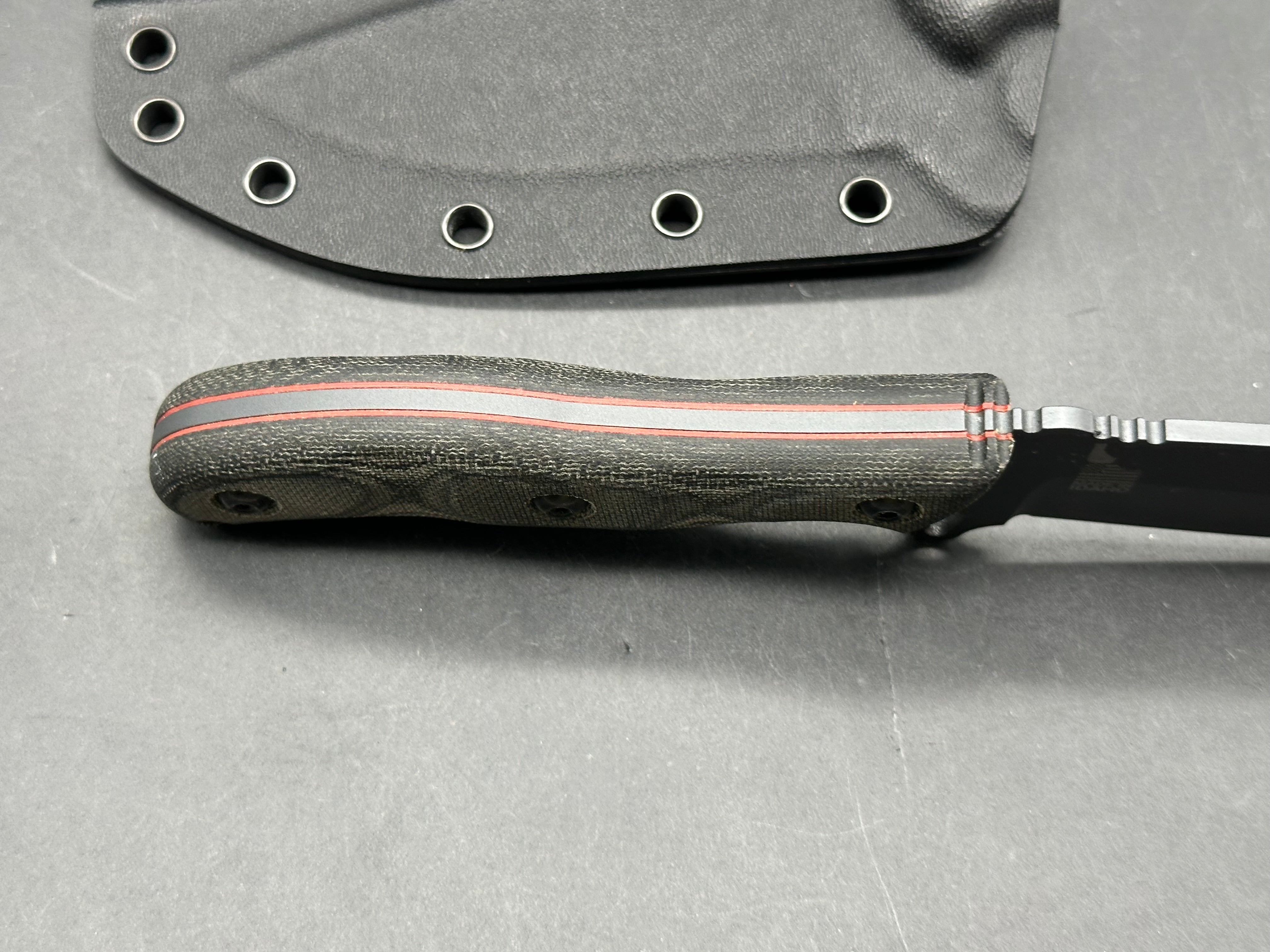 TOPS - Silent Hero 4 fixed blade