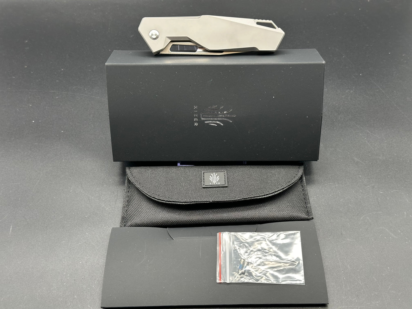 KIZER BEYOND FOLDING KNIFE GREY TITANIUM HANDLE S35VN TANTO