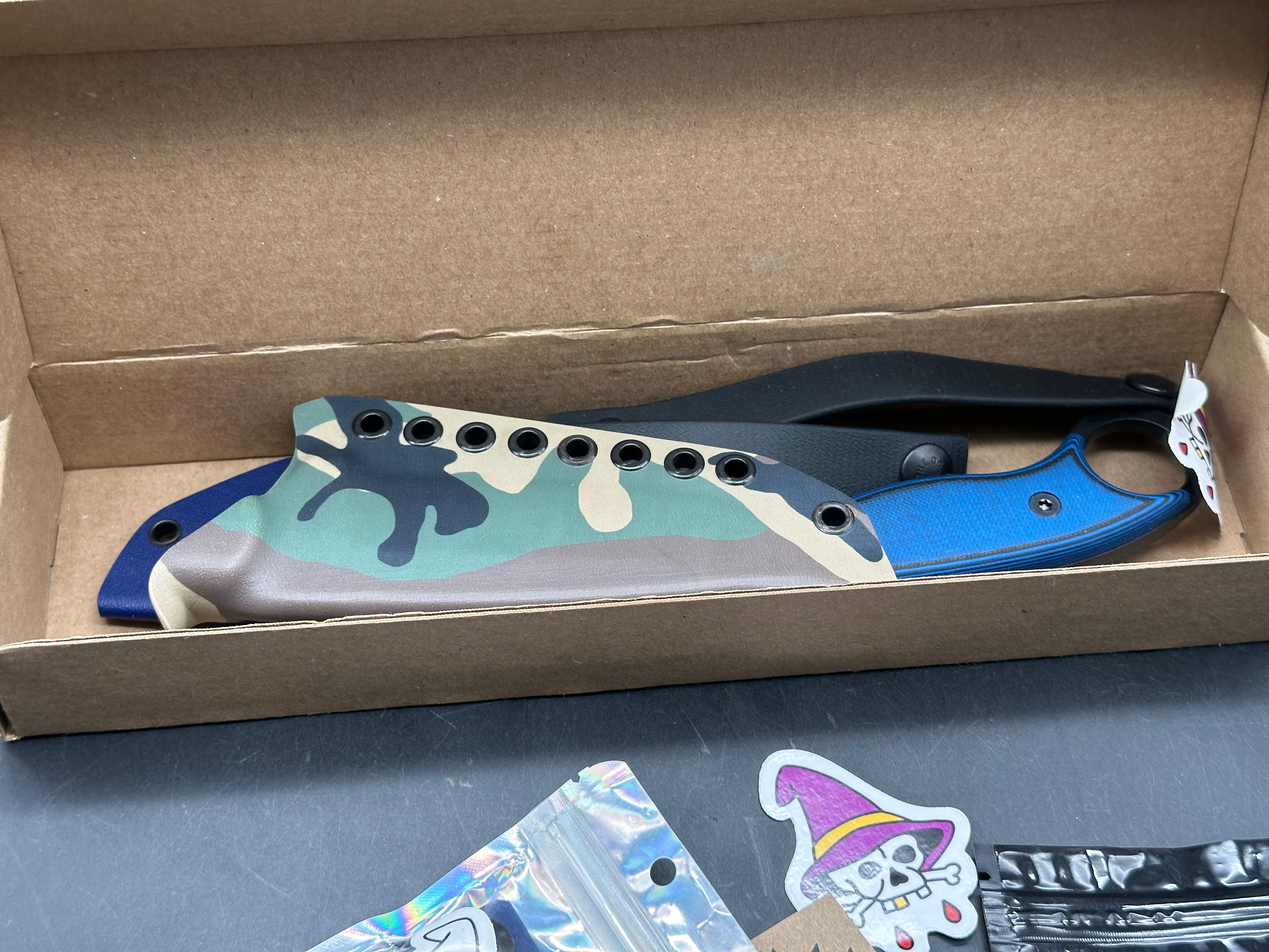 Wizard Forge - Blue Monster Gremlin fixed blade