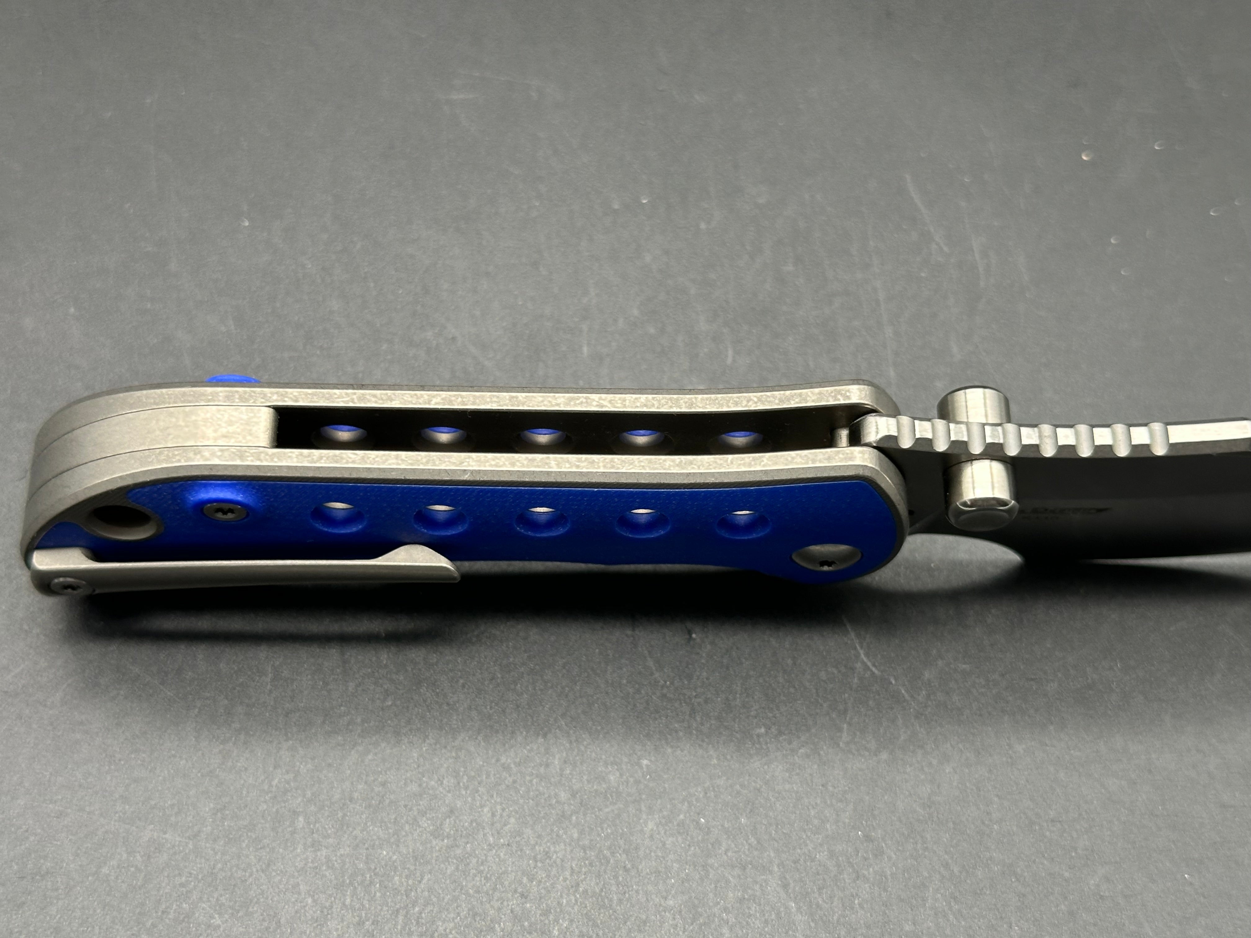 TWOSUN TS422-BLU POCKET KNIFE TITANIUM HANDLE BLUE G10 INLAY K110 BLADE FRONT FLIPPER