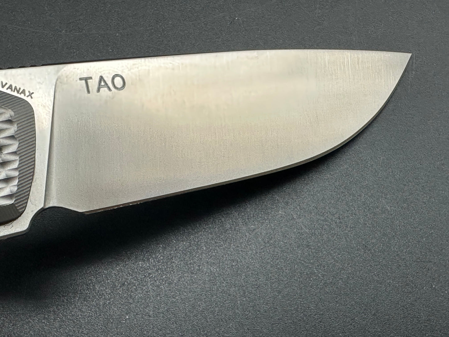 Kunwu TAO II Vanax Diamond Texture w/Vanax blade