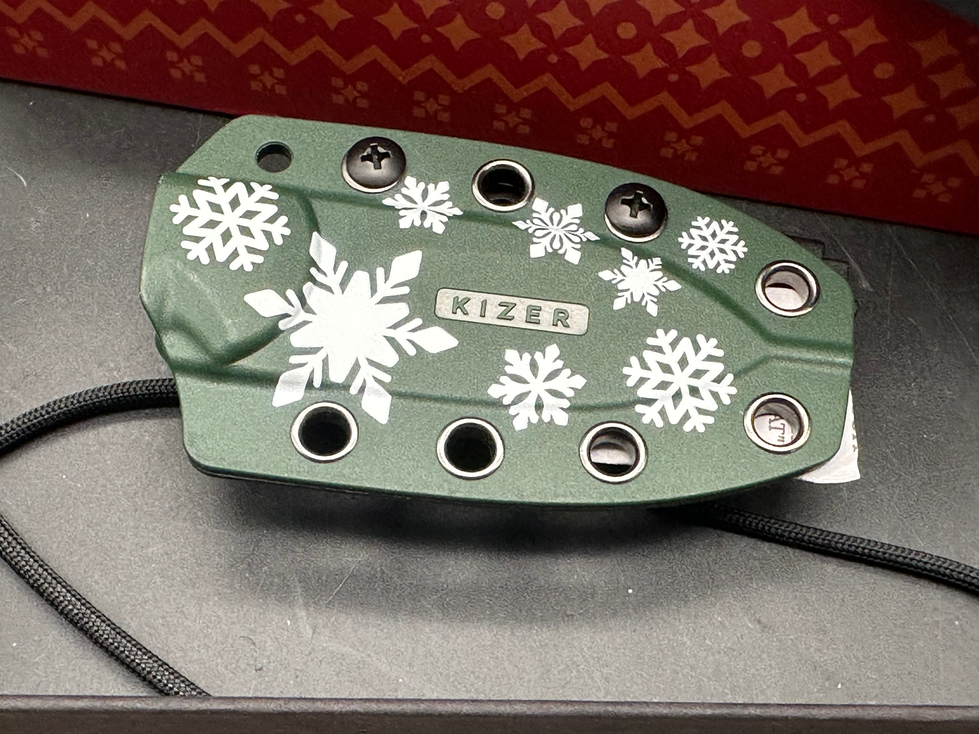 Kizer Merry Christmas Edition small fixed blade