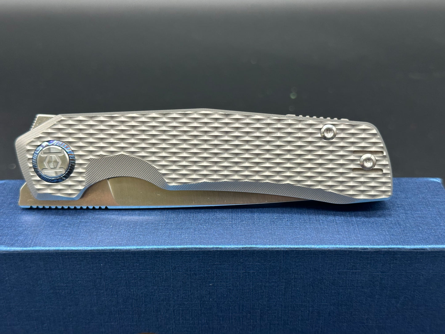 Kunwu TAO II Vanax Diamond Texture w/Vanax blade