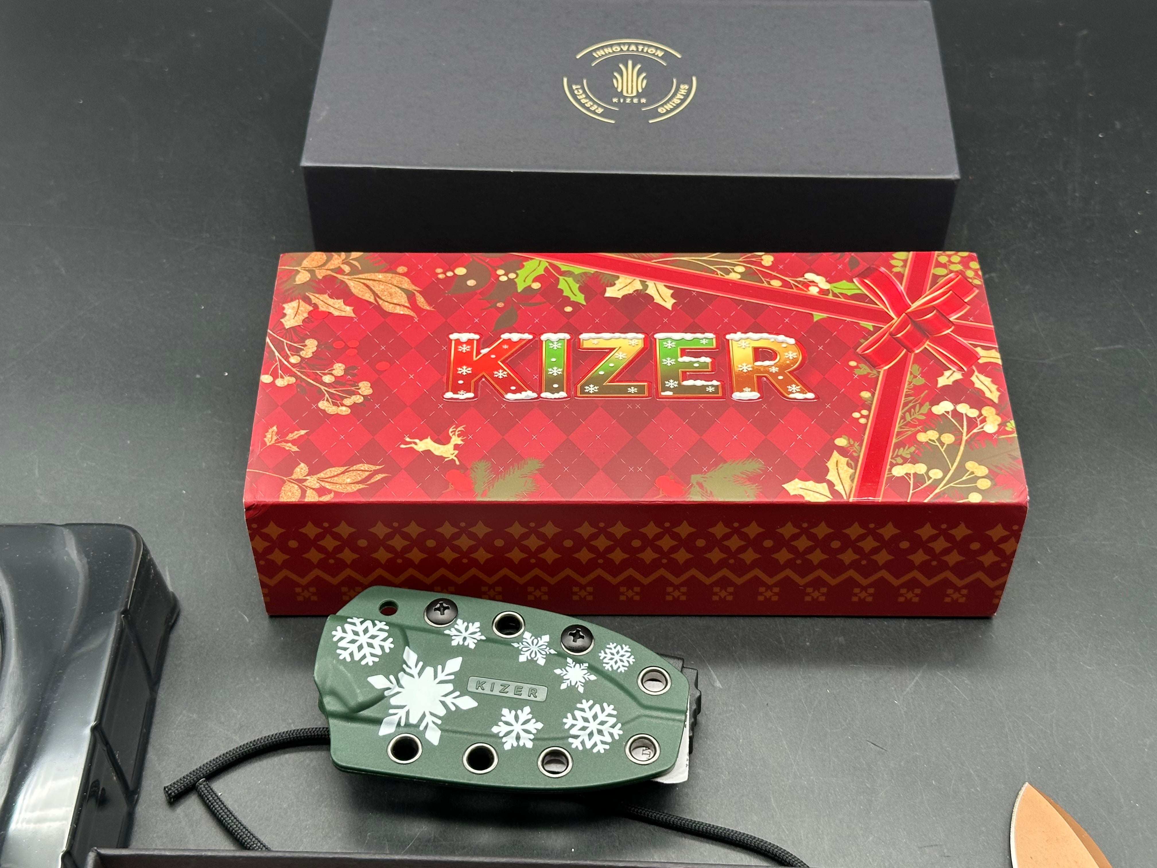 Kizer Merry Christmas Edition small fixed blade