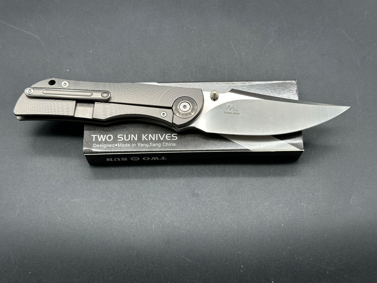 TWOSUN TS269-M390 FOLDING KNIFE GRAY TITANIUM HANDLE M390 PLAIN EDGE