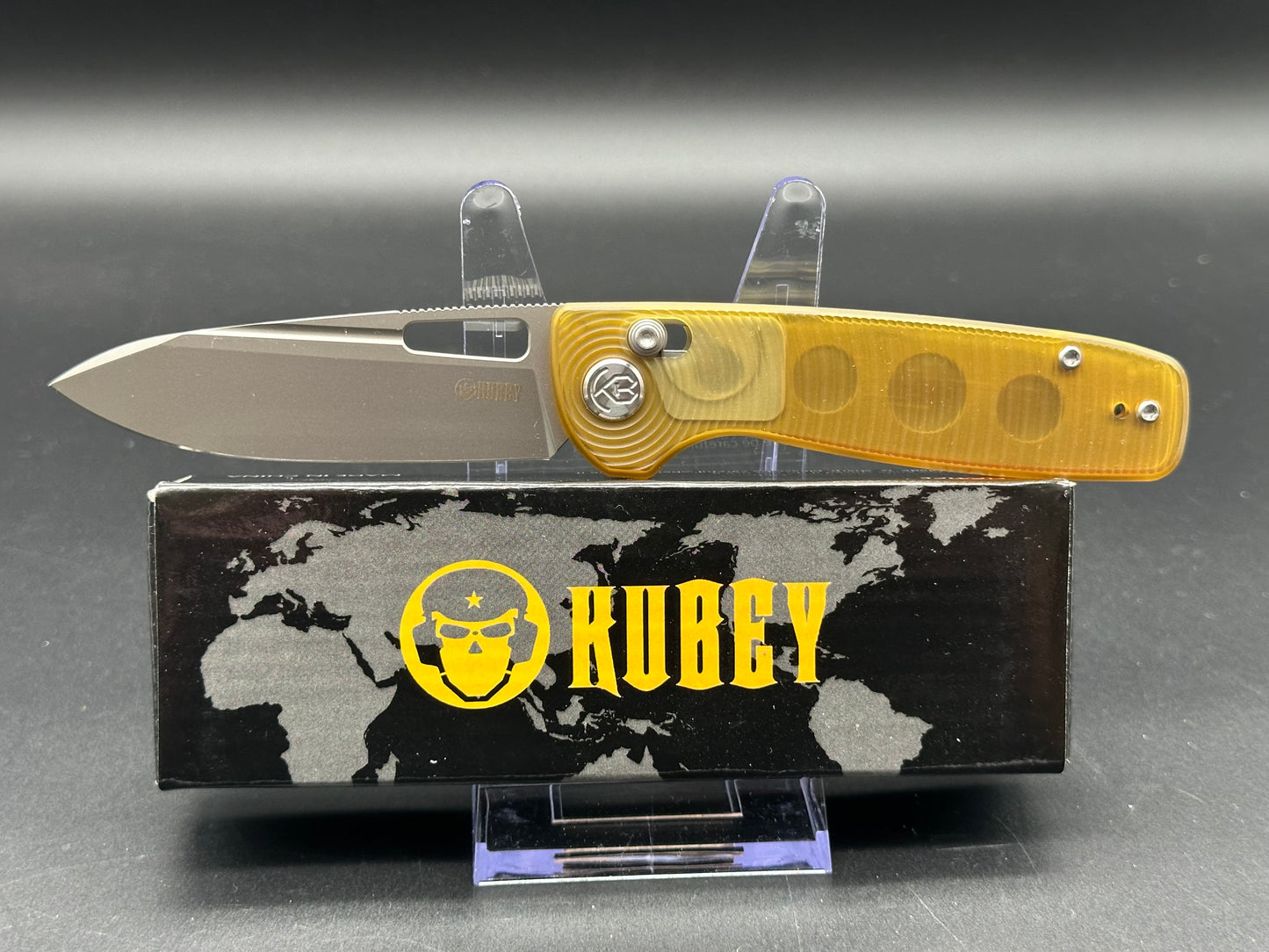 KUBEY BLUFF FOLDING KNIFE AMBER ULTEM HANDLE 14C28N PLAIN EDGE SANDBLAST FINISH KU248A