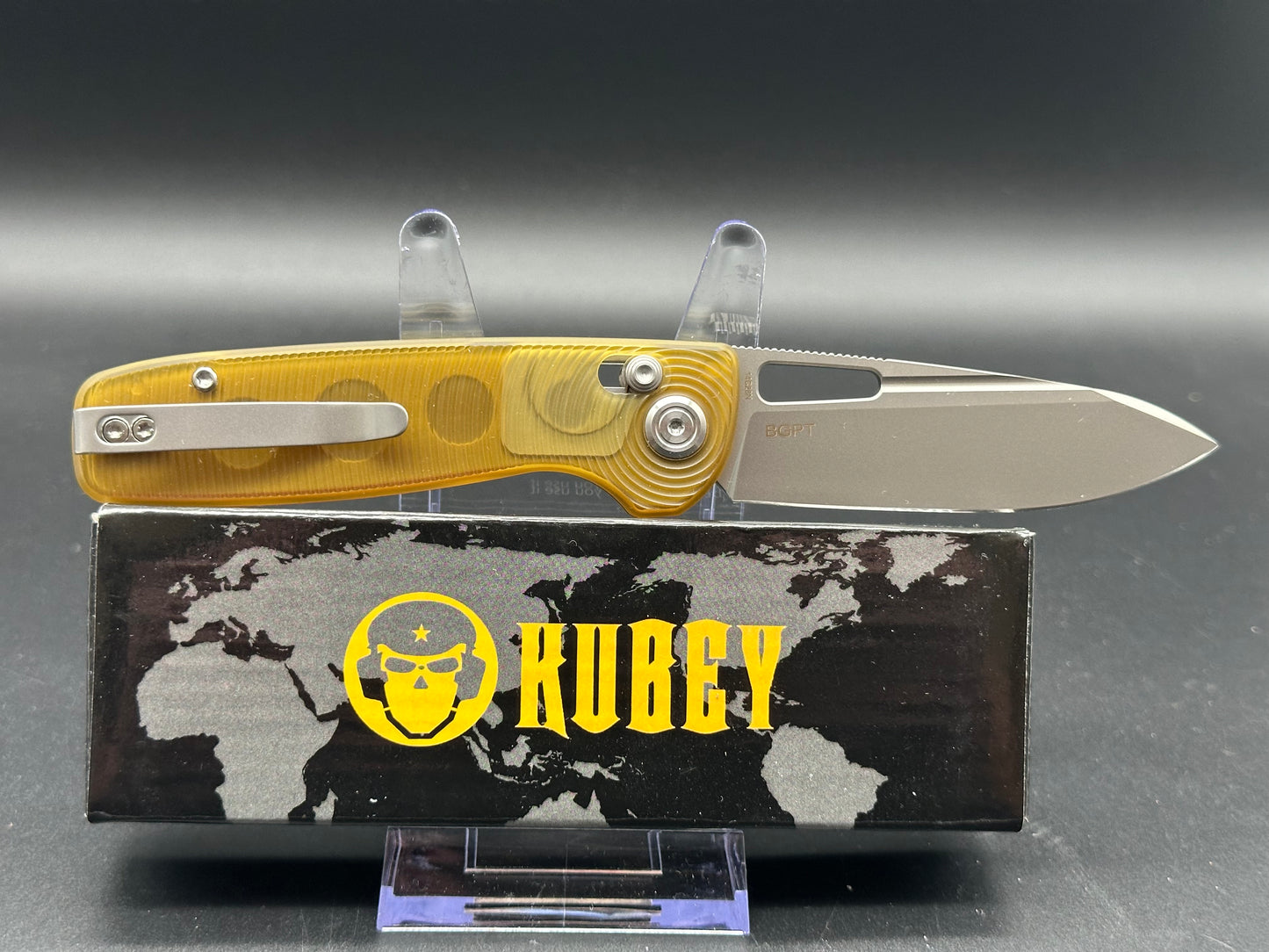 KUBEY BLUFF FOLDING KNIFE AMBER ULTEM HANDLE 14C28N PLAIN EDGE SANDBLAST FINISH KU248A