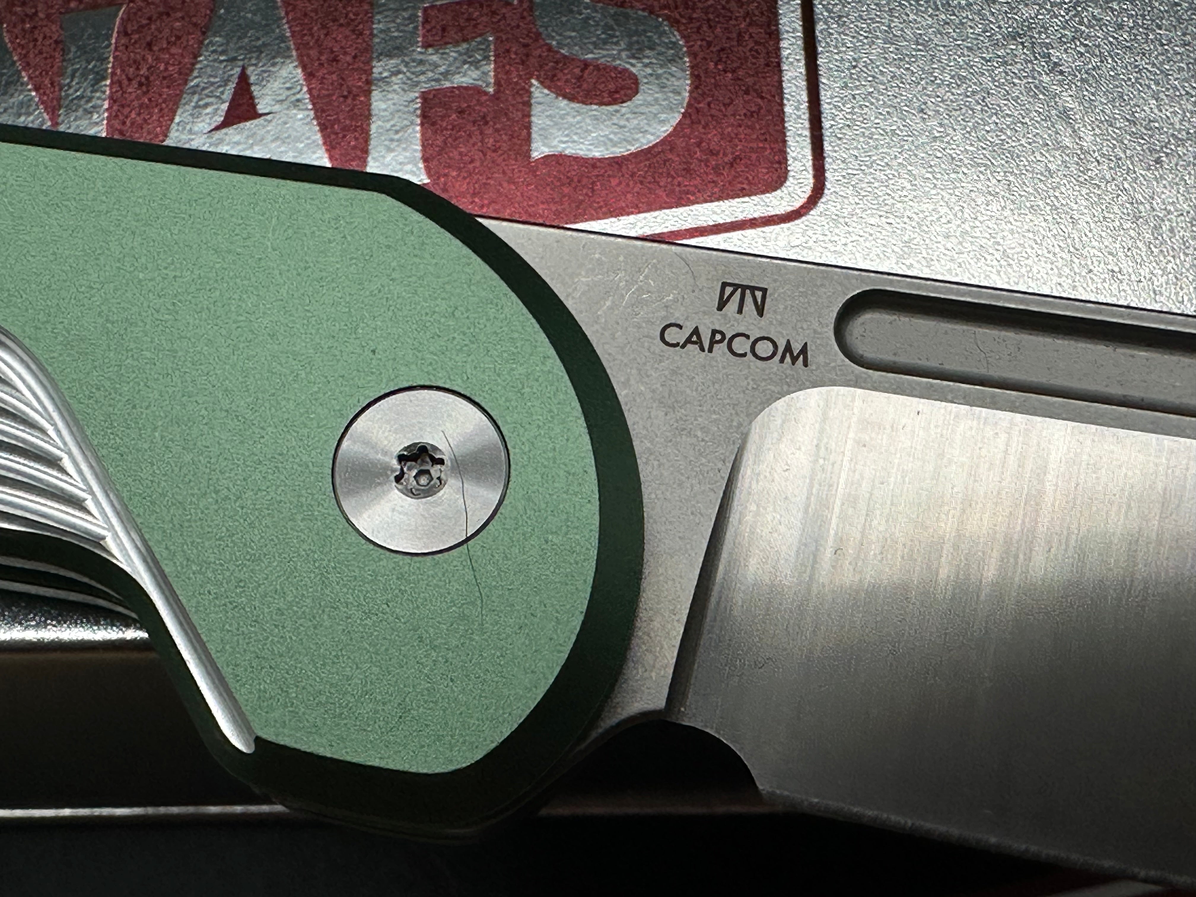 Knafs Capcom, 3.15" Böhler M390 Satin Sheepsfoot Blade with Mission Control Green Milled Aluminum Scales