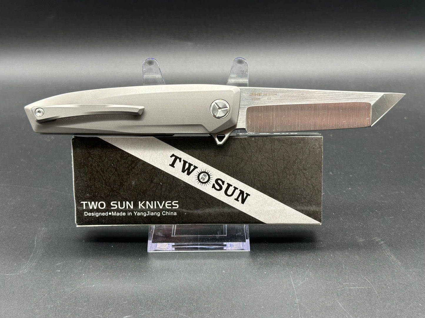 TWOSUN TS295-D2 FOLDING KNIFE GRAY TITANIUM HANDLE FLIPPER D2 PLAIN EDGE