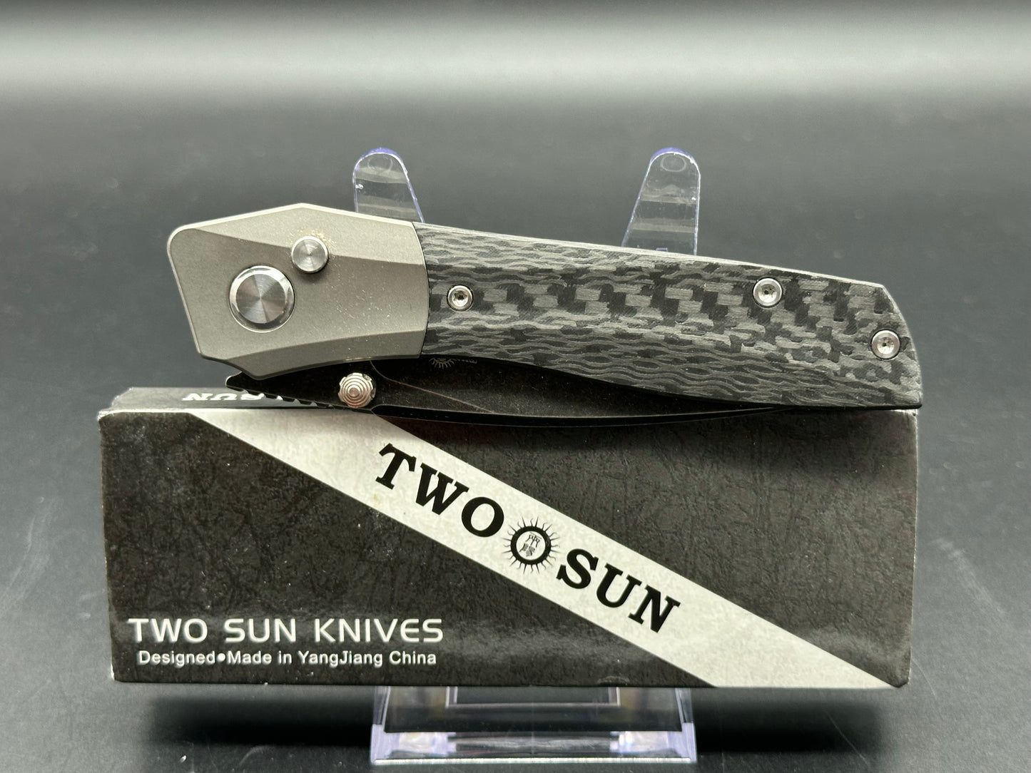 TWOSUN TS303 BUTTON LOCK FOLDING KNIFE CARBON FIBER/TITANIUM HANDLE M390 PLAIN EDGE