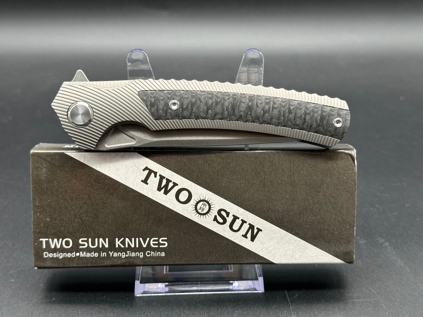 TWOSUN TS81 FRAME LOCK KNIFE TITANIUM + CF HANDLE PLAIN M390 BLADE