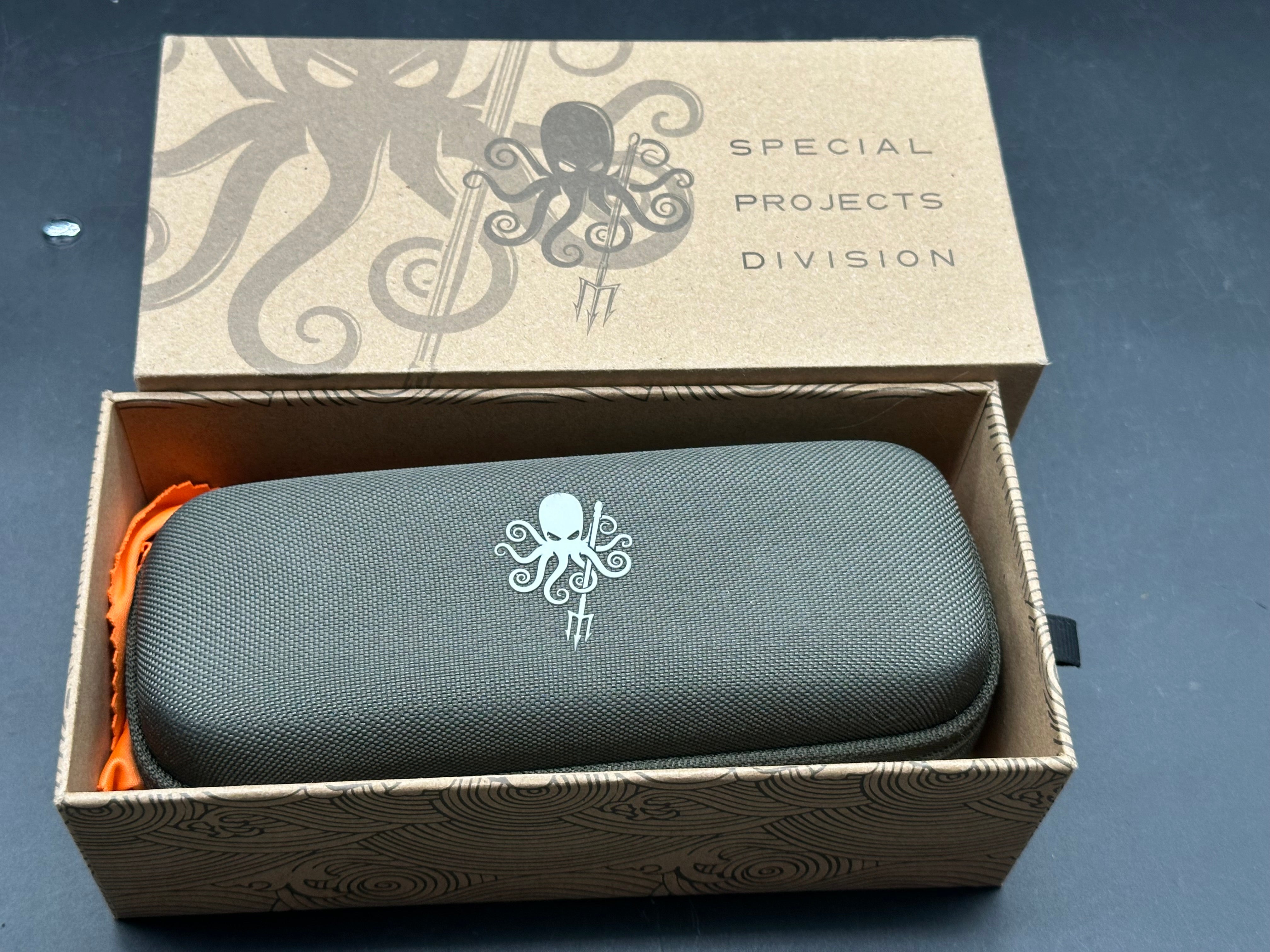 Prometheus Design Werx SPD Invictus-SP, 3.5" CPM MagnaCut Blade Titanium Scales