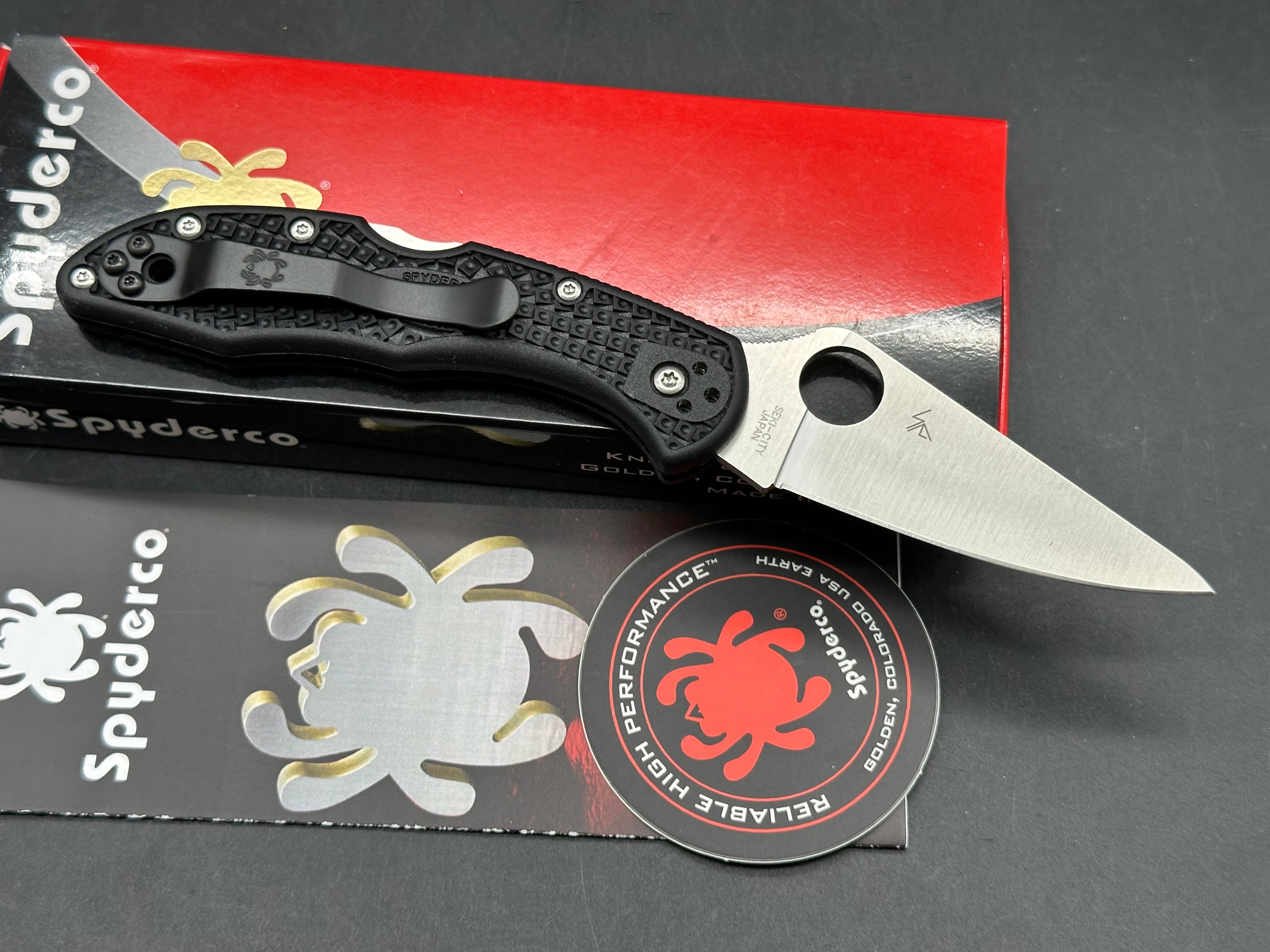 Spyderco Delica 4 VG10 FRN lightweight scales