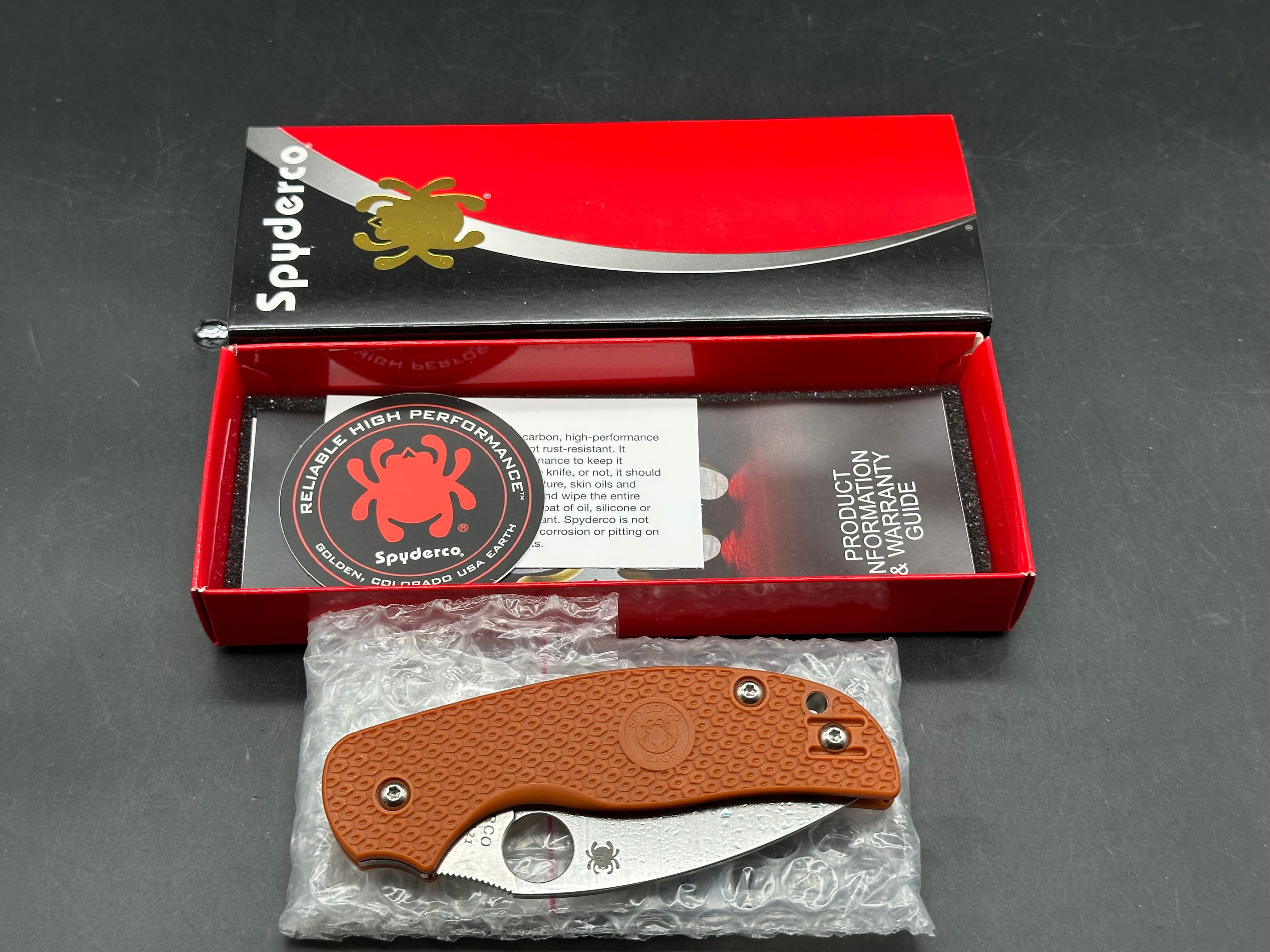 SPYDERCO SAGE 5 LIGHTWEIGHT BURNT ORANGE FRN HANDLE CPM REX 121 PLAIN EDGE