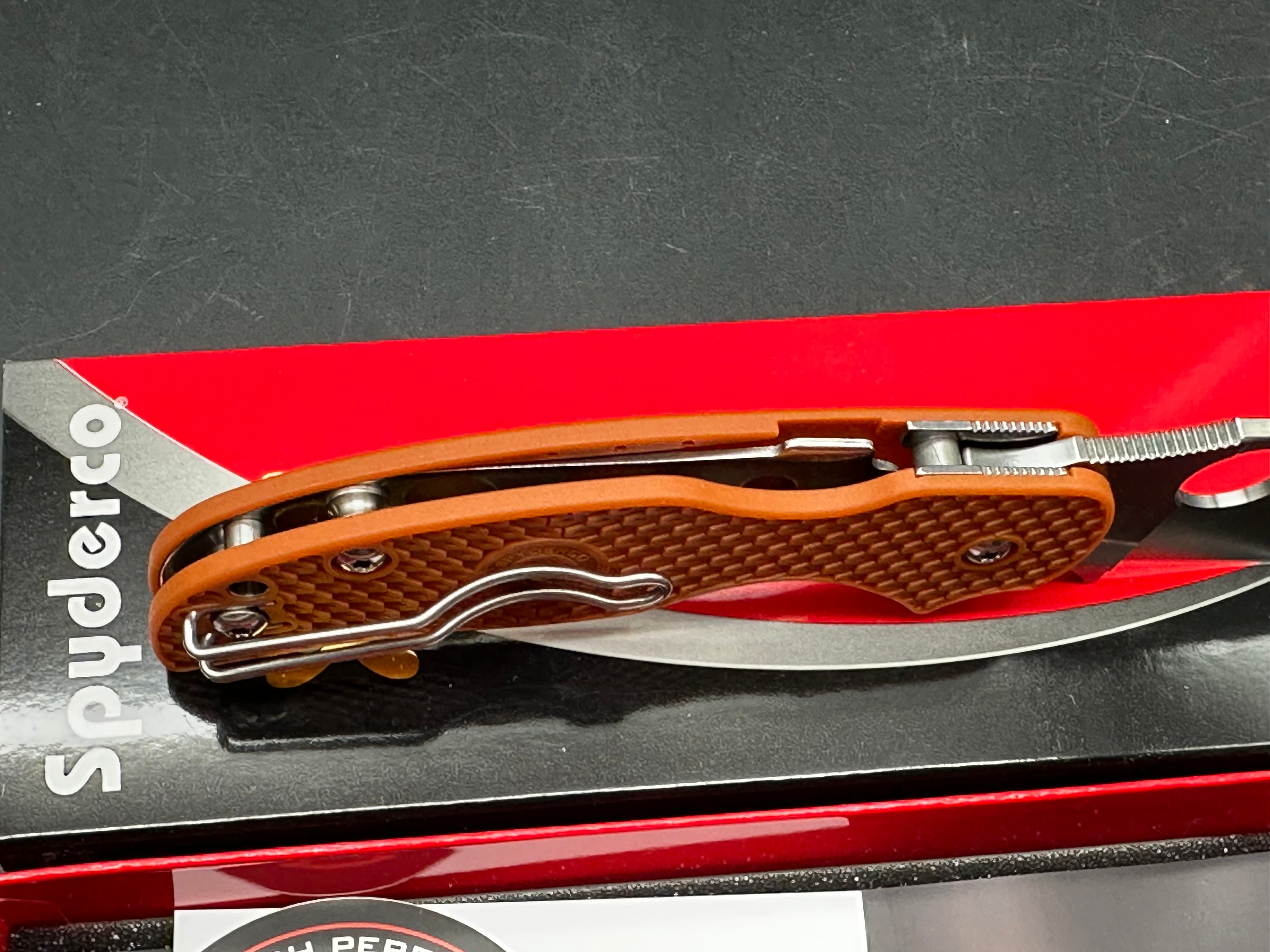 SPYDERCO SAGE 5 LIGHTWEIGHT BURNT ORANGE FRN HANDLE CPM REX 121 PLAIN EDGE