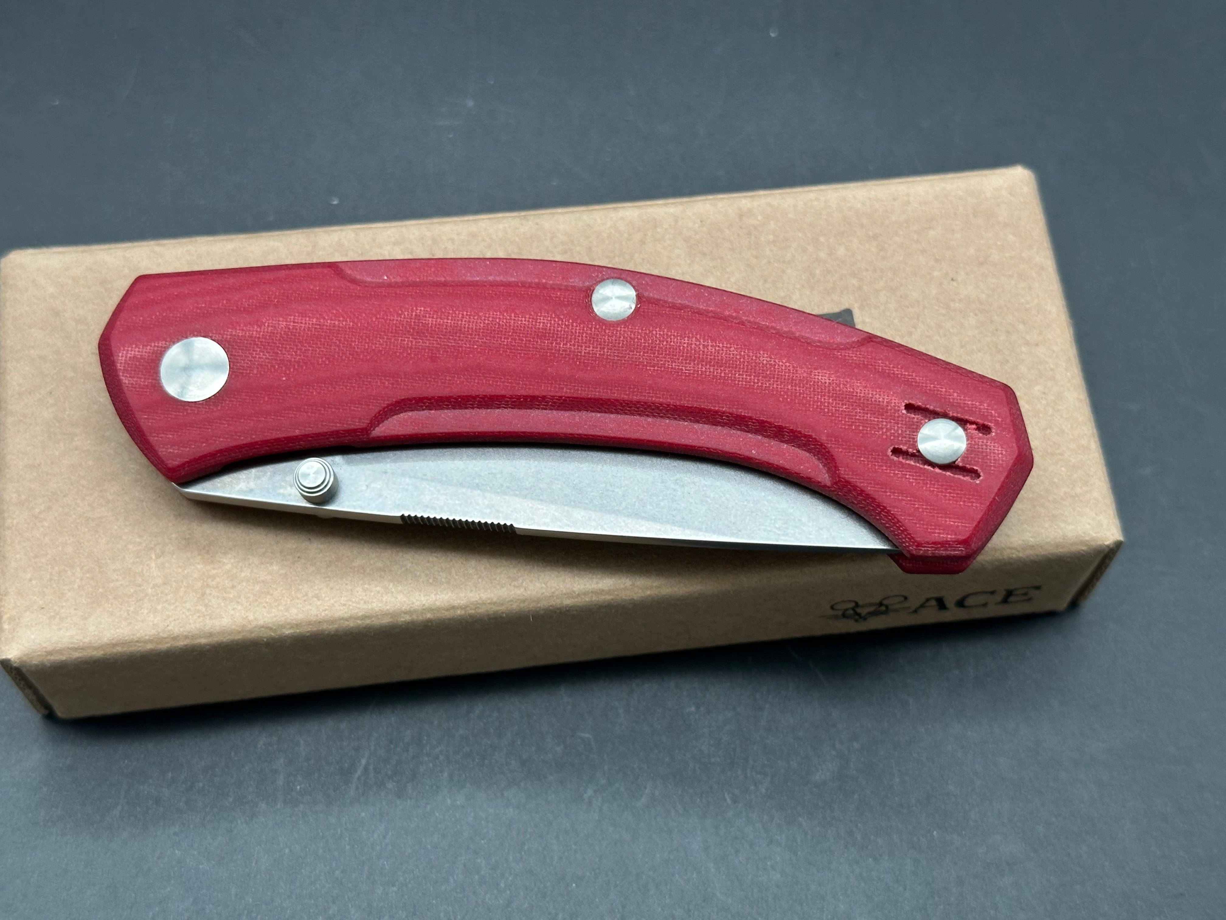 Giant ACE IONA V2 - RED LINEN w/Magnacut blade