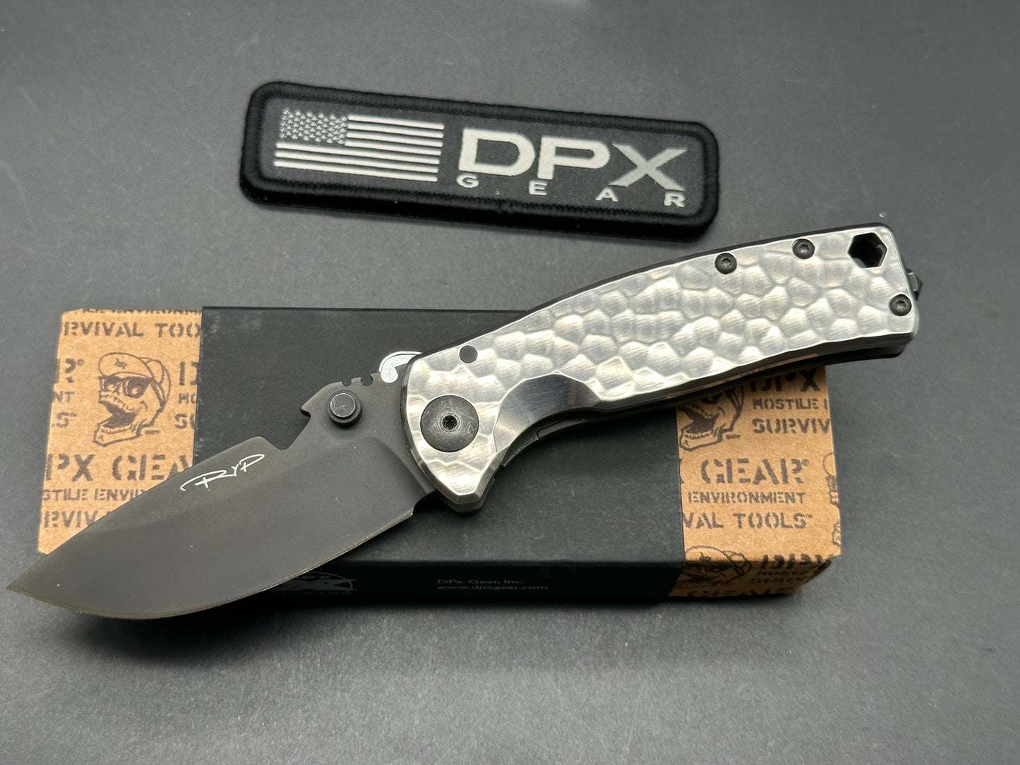 DPX HEST/F Urban - Silver Hammertone (2.9" Black S35VN)