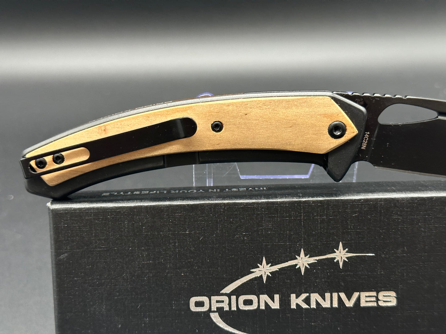 Orion Cetus Black Blade Amboya Wood Handle