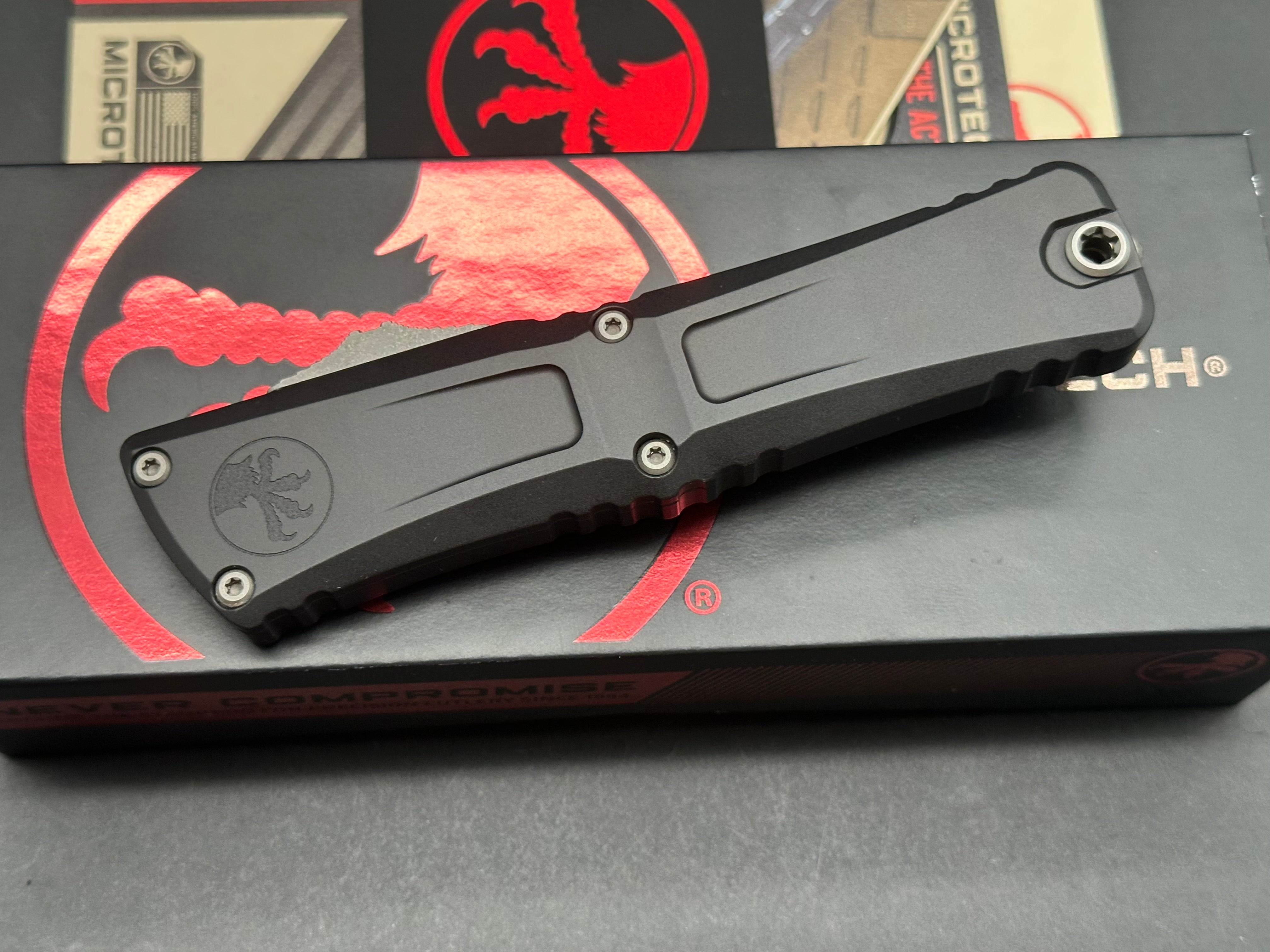Microtech Combat Troodon Gen III S/E OTF Knife Black (4" Stonewash)m390mk